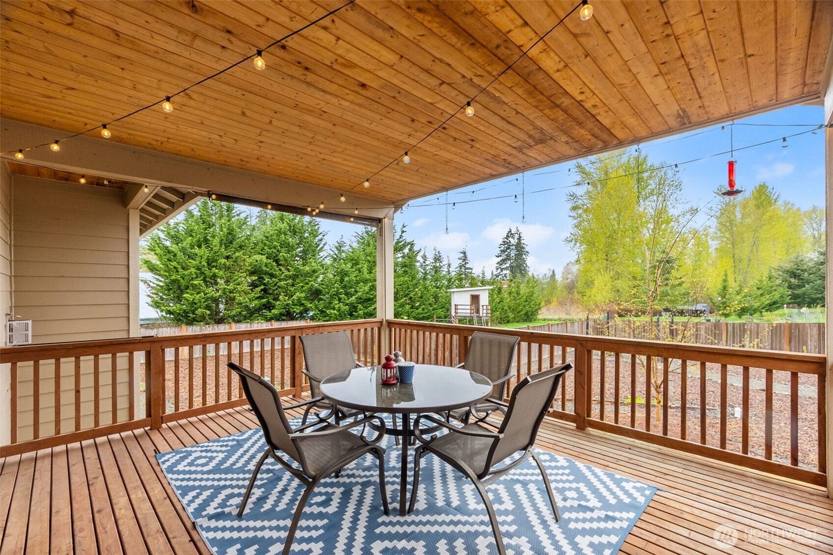 10411 32nd Street Property Photo 5