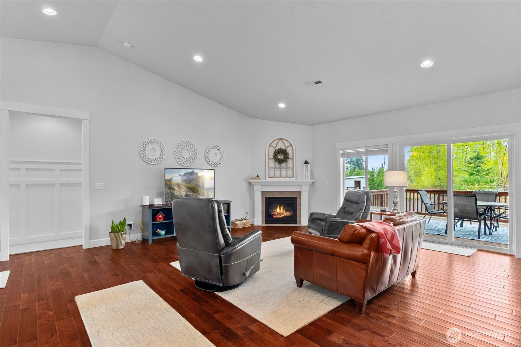 10411 32nd Street Property Photo 11