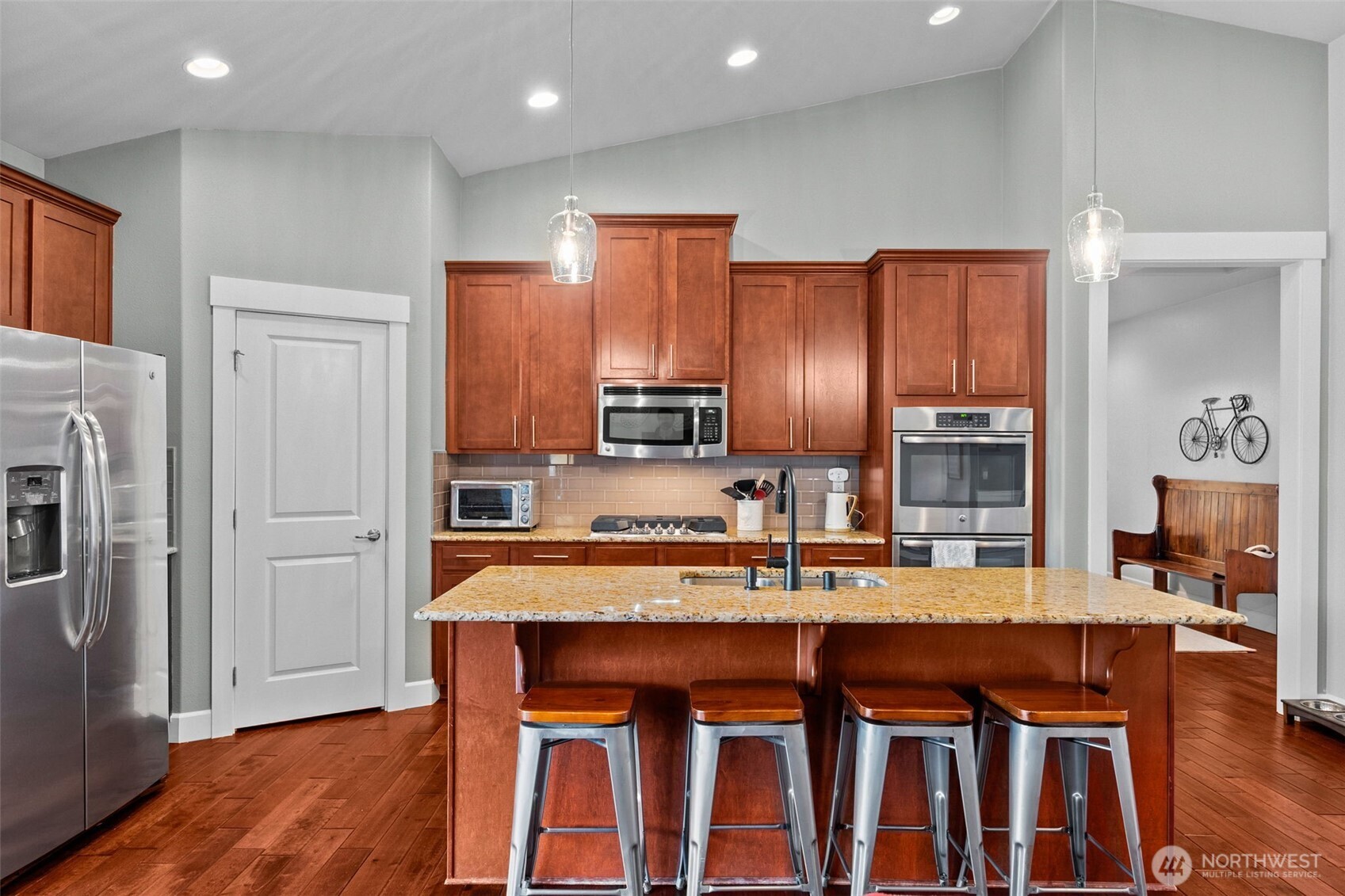 10411 32nd Street Property Photo 14