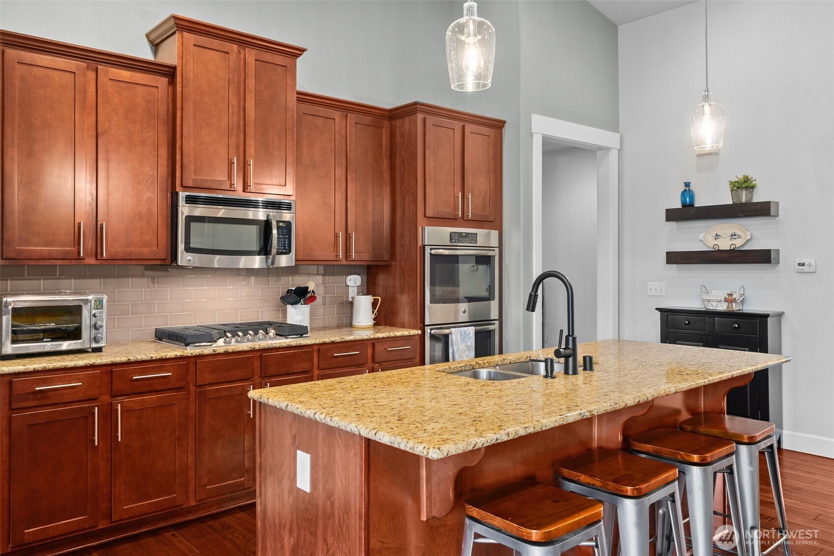 10411 32nd Street Property Photo 15