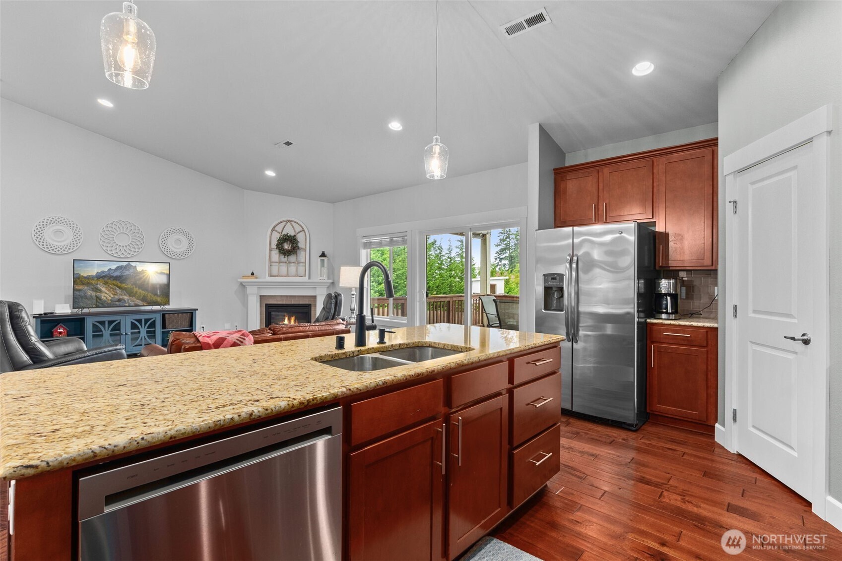10411 32nd Street Property Photo 16