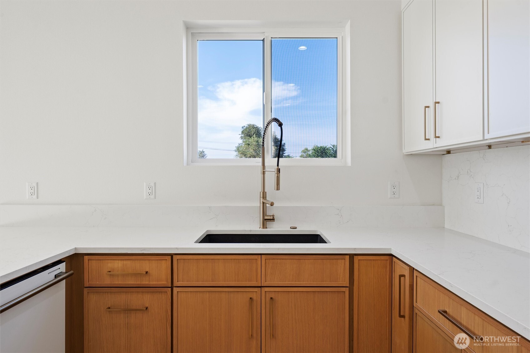 315 Buttercup Street Property Photo 4