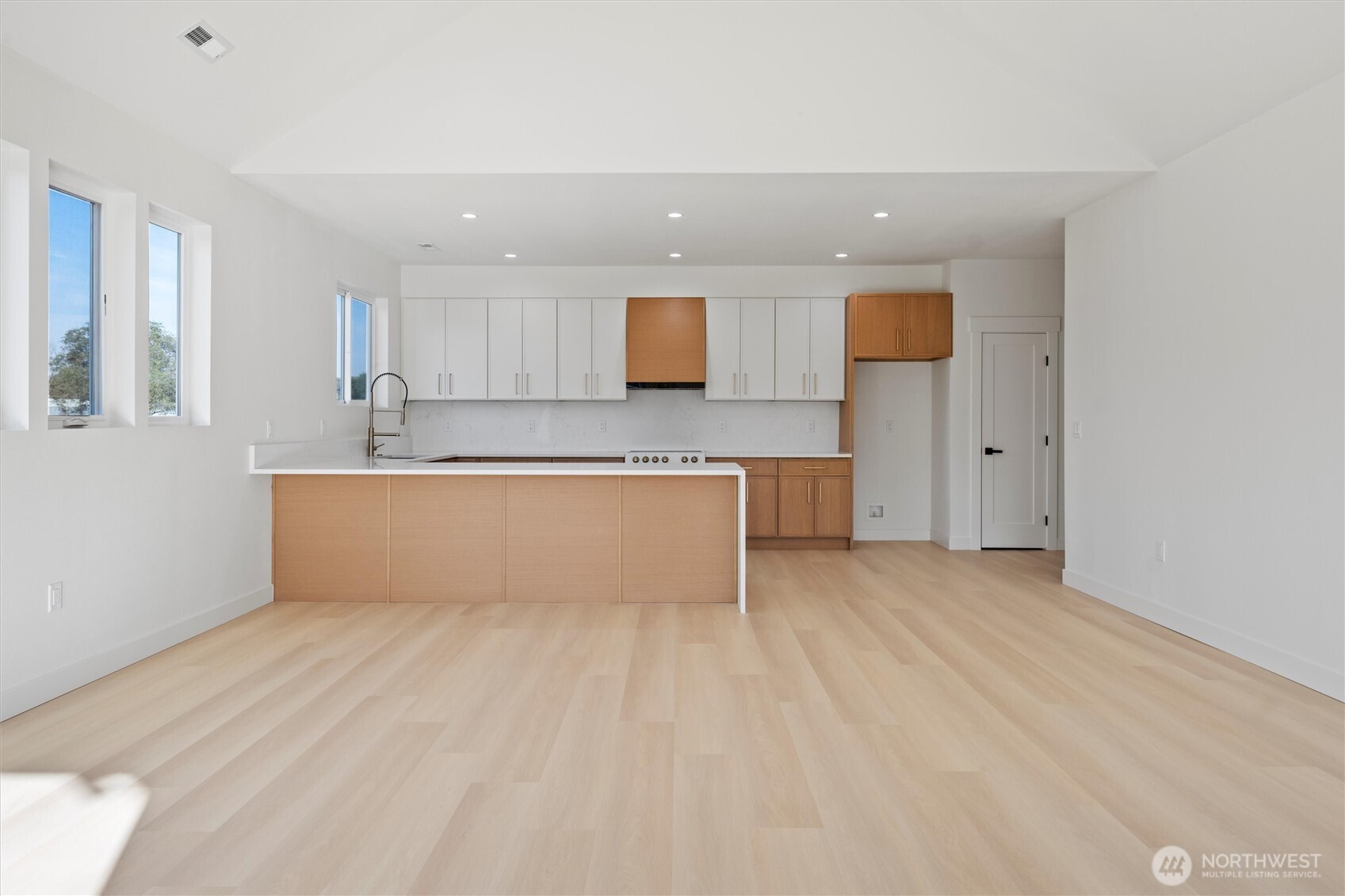 315 Buttercup Street Property Photo 8