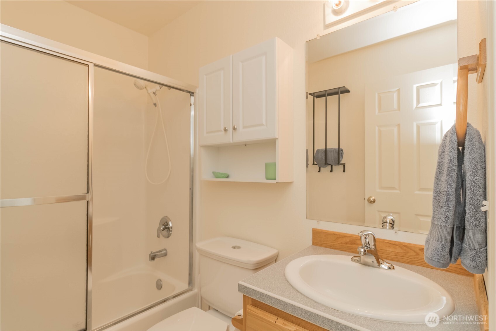 555 Ensign Avenue Property Photo 22