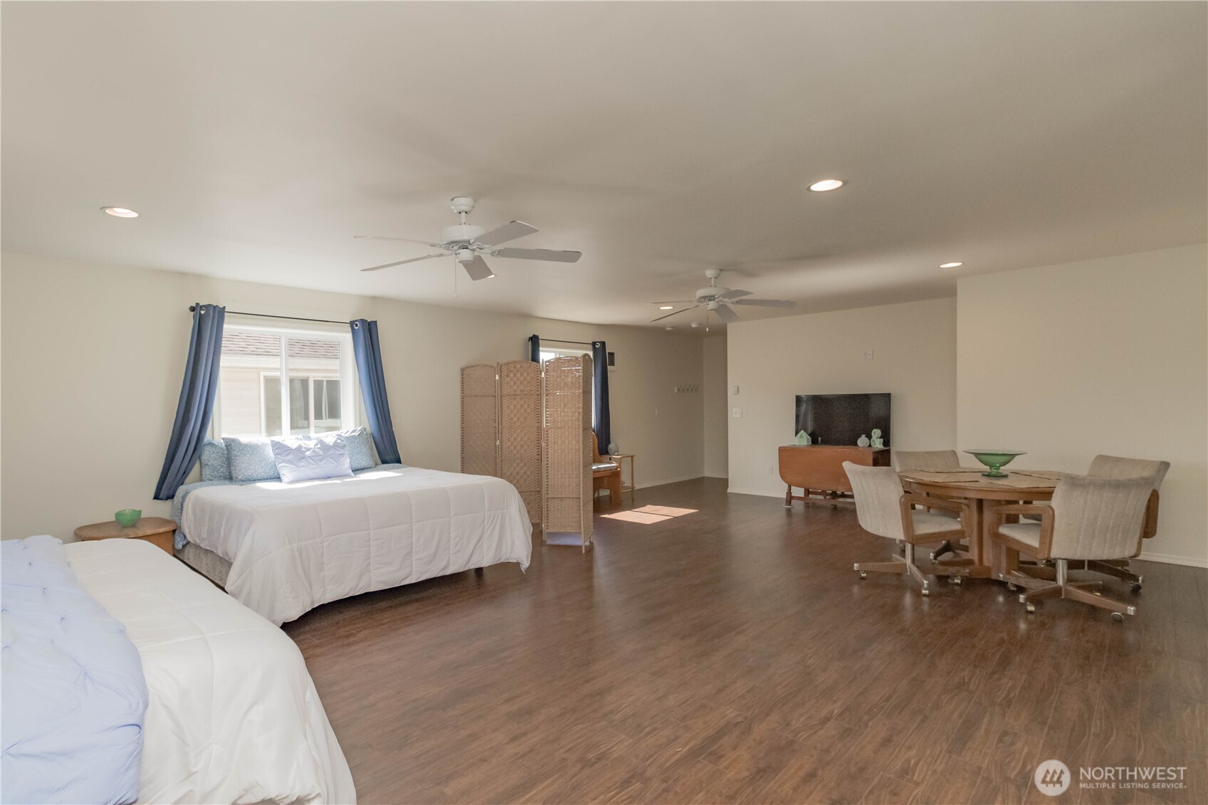 555 Ensign Avenue Property Photo 32