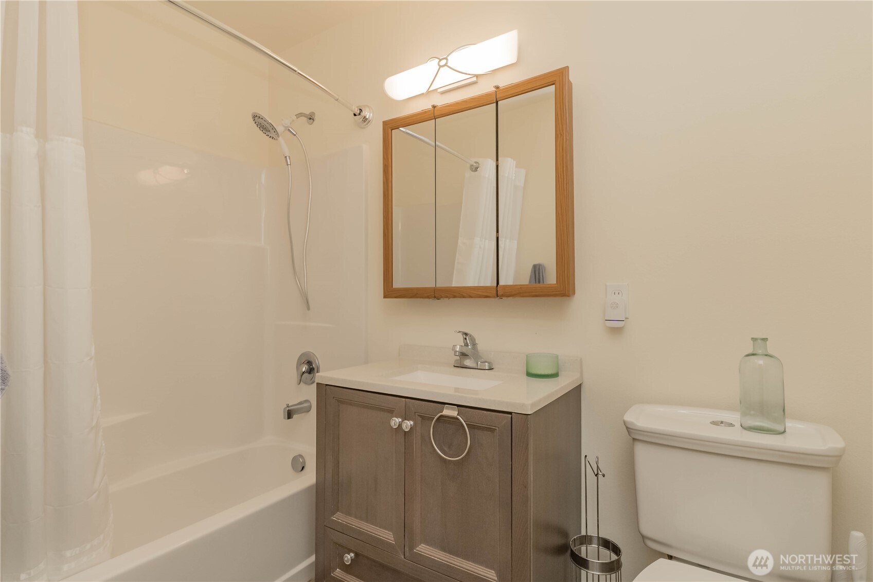 555 Ensign Avenue Property Photo 34