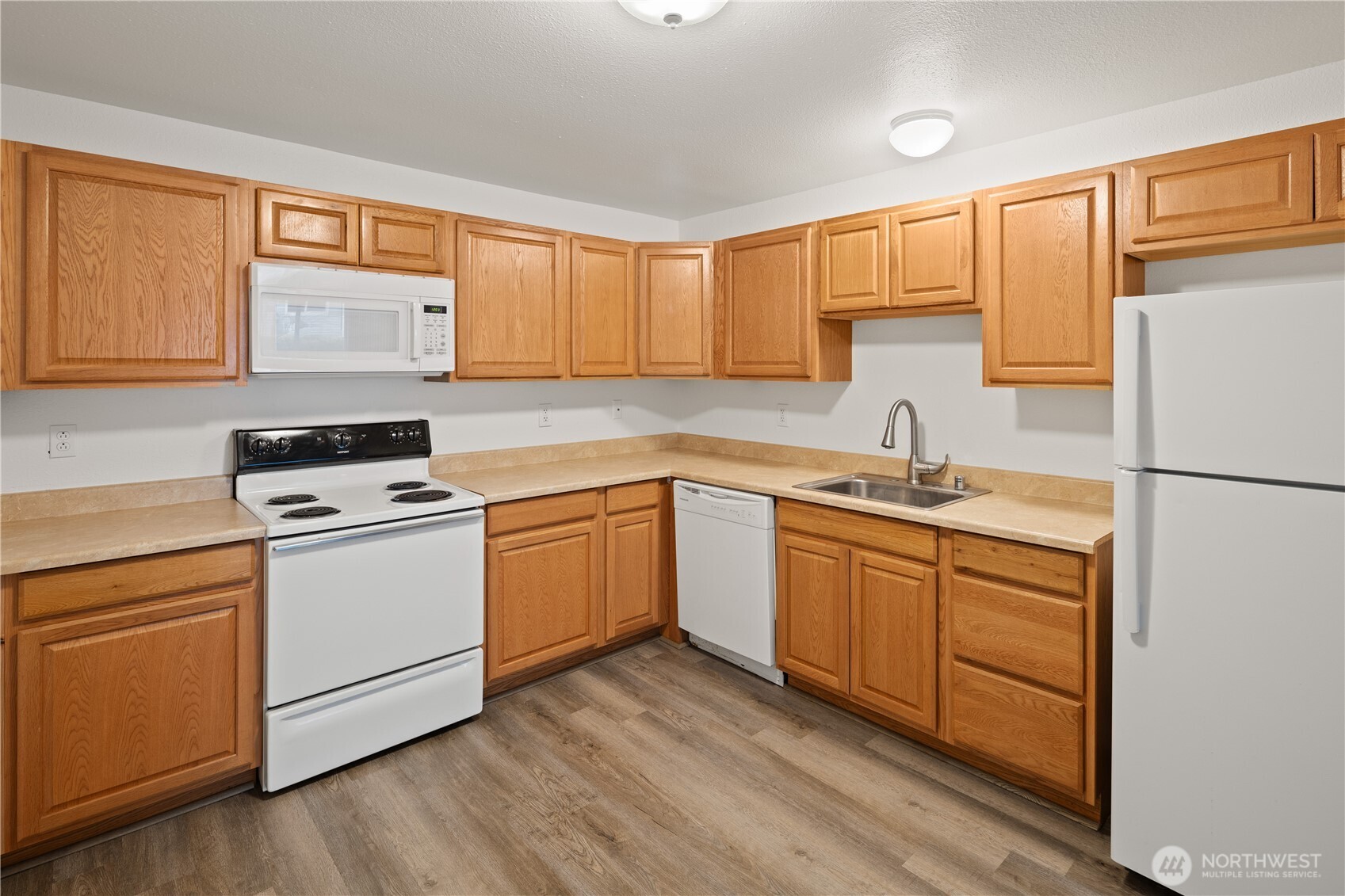 324 S Lafayette Avenue Property Photo 27