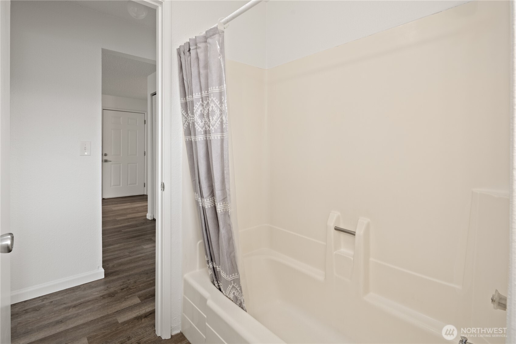 324 S Lafayette Avenue Property Photo 31