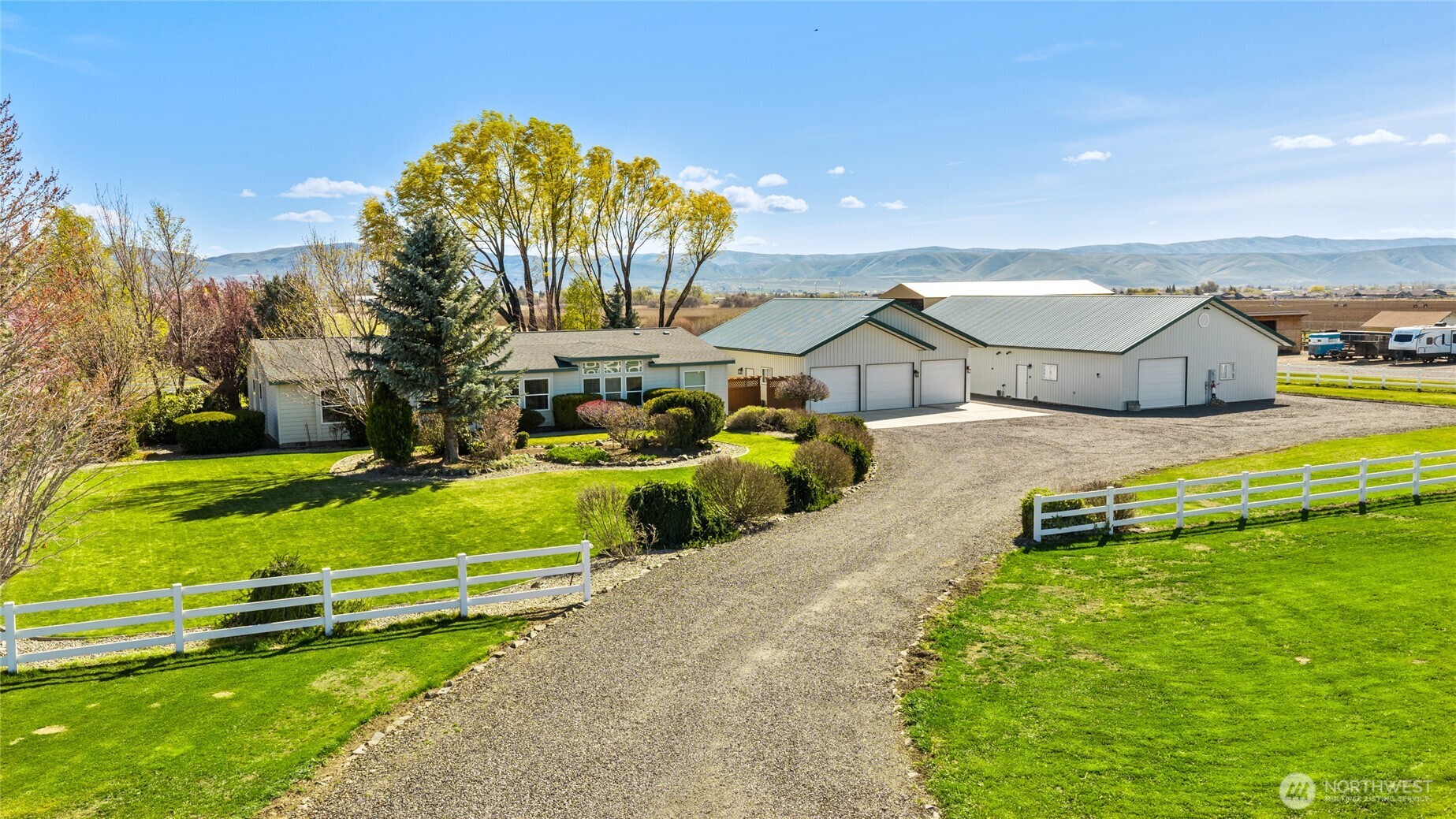 9010 Vantage Highway Property Photo 1