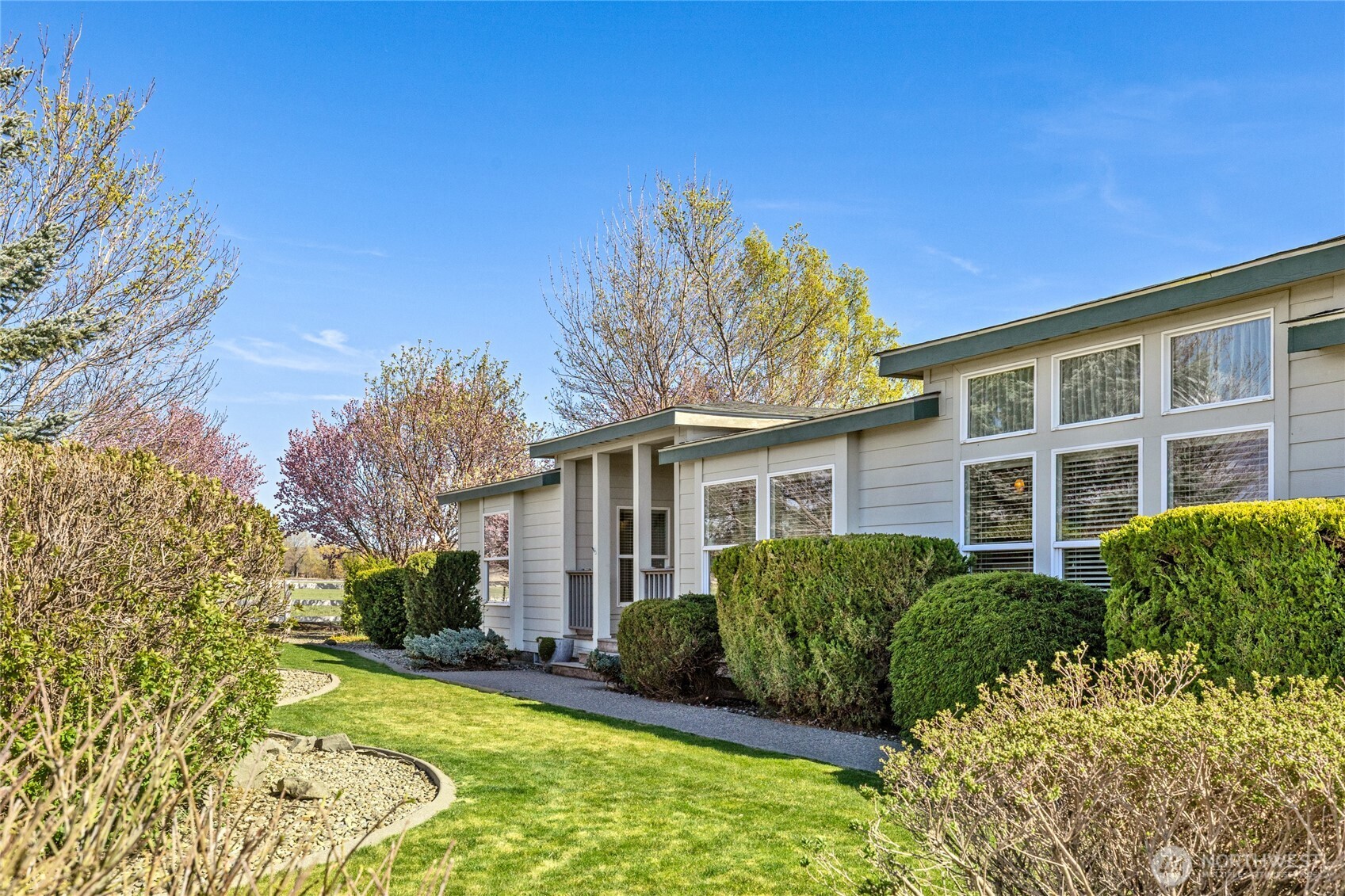 9010 Vantage Highway Property Photo 3