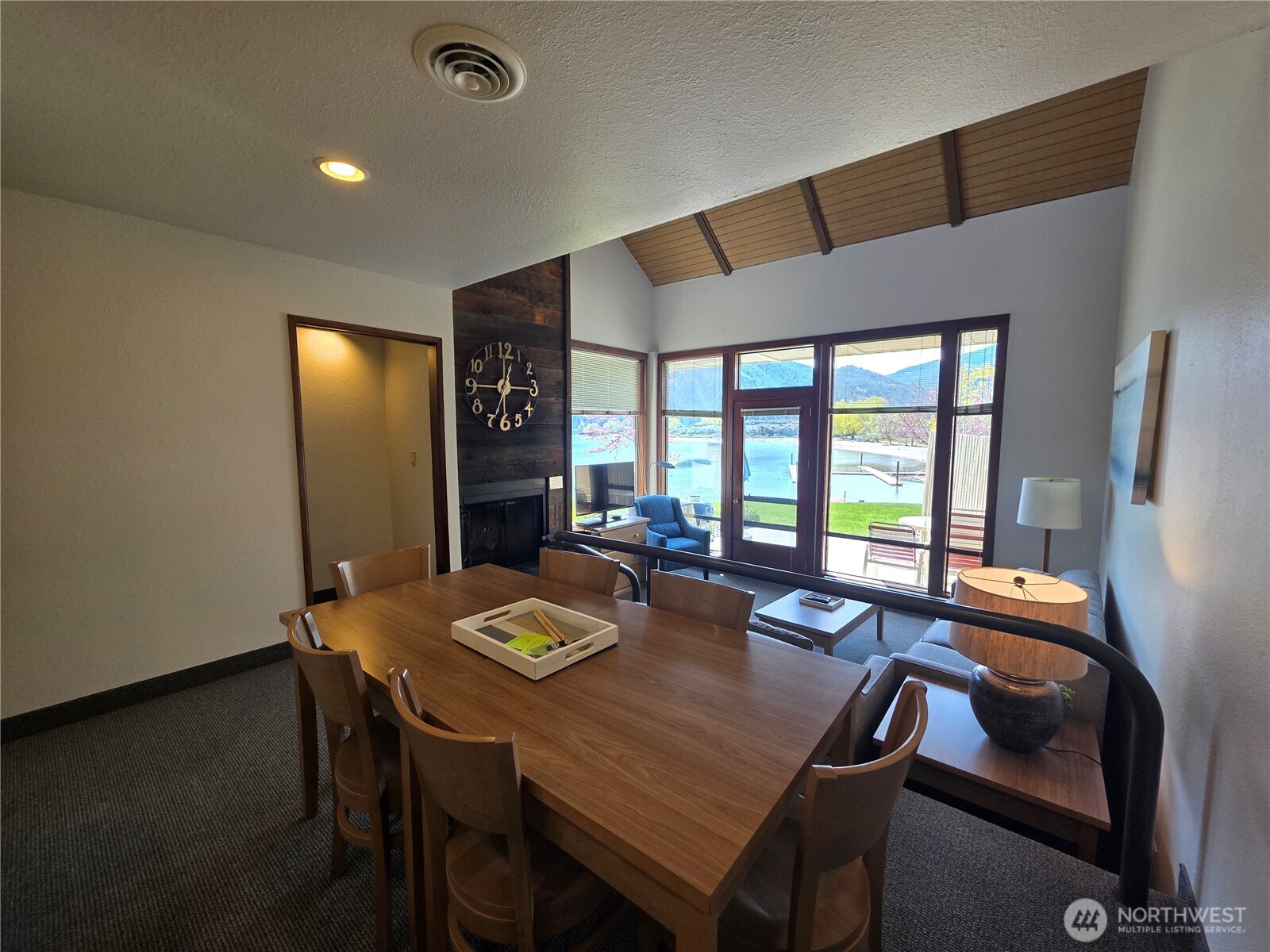 1 Nekquelekin 422-b Property Photo 5