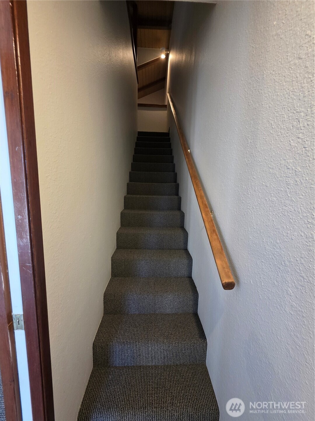 1 Nekquelekin 422-b Property Photo 11