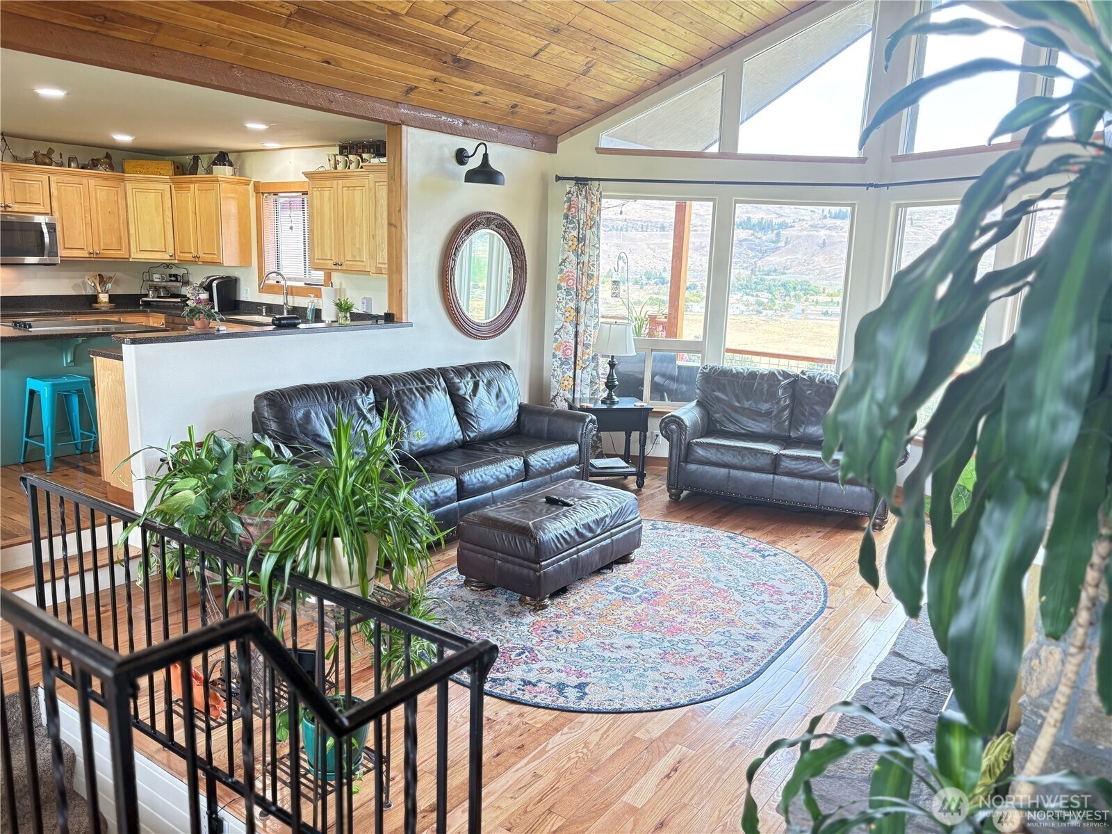 8 Mundinger Lane Property Photo 4