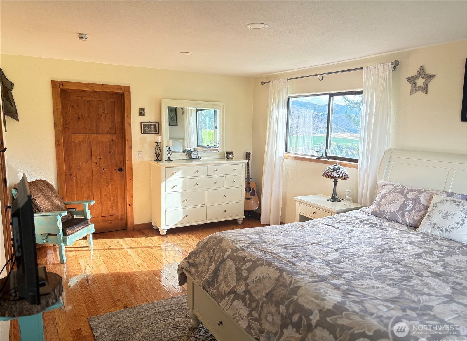 8 Mundinger Lane Property Photo 14