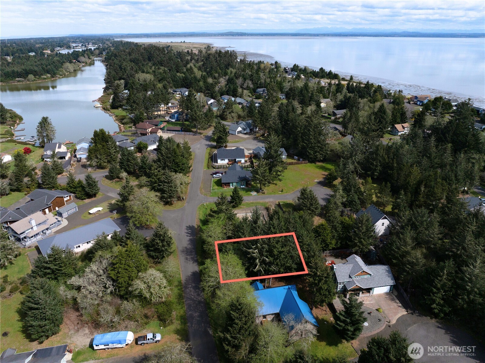 336 Lake Bay Loop Property Photo 5