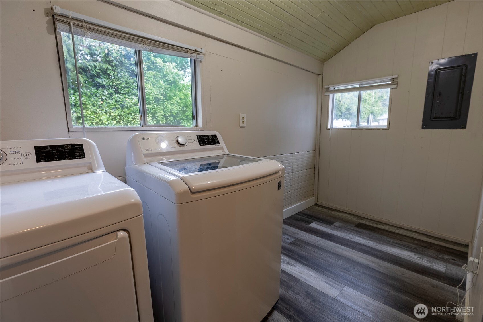 1088 Beach Avenue A Property Photo 10