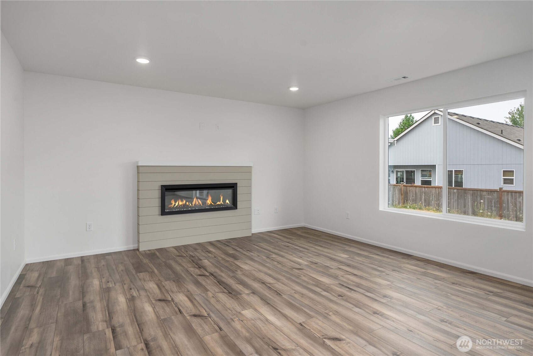 126 Pine Hollow Drive Property Photo 8