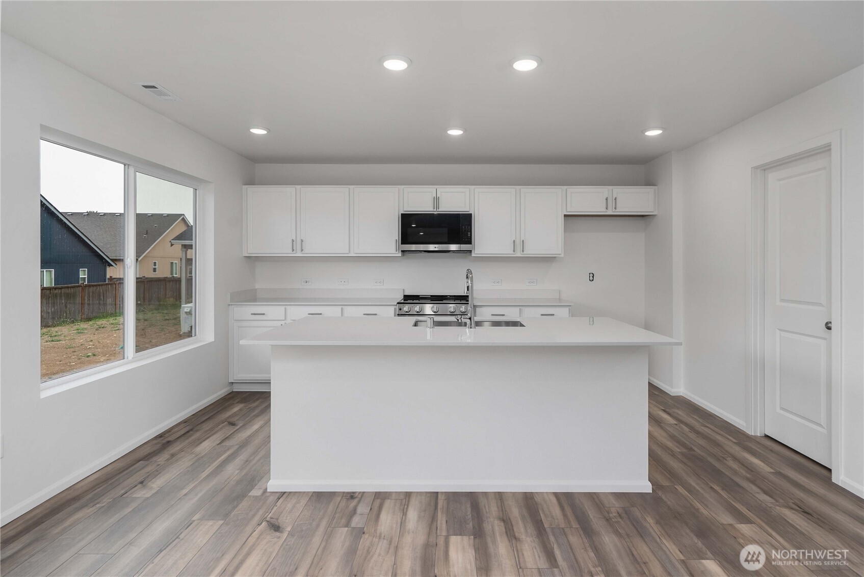 126 Pine Hollow Drive Property Photo 12