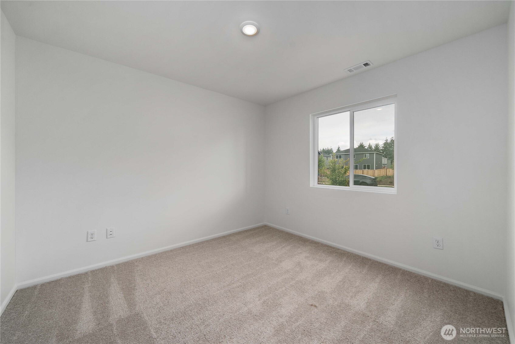 126 Pine Hollow Drive Property Photo 15