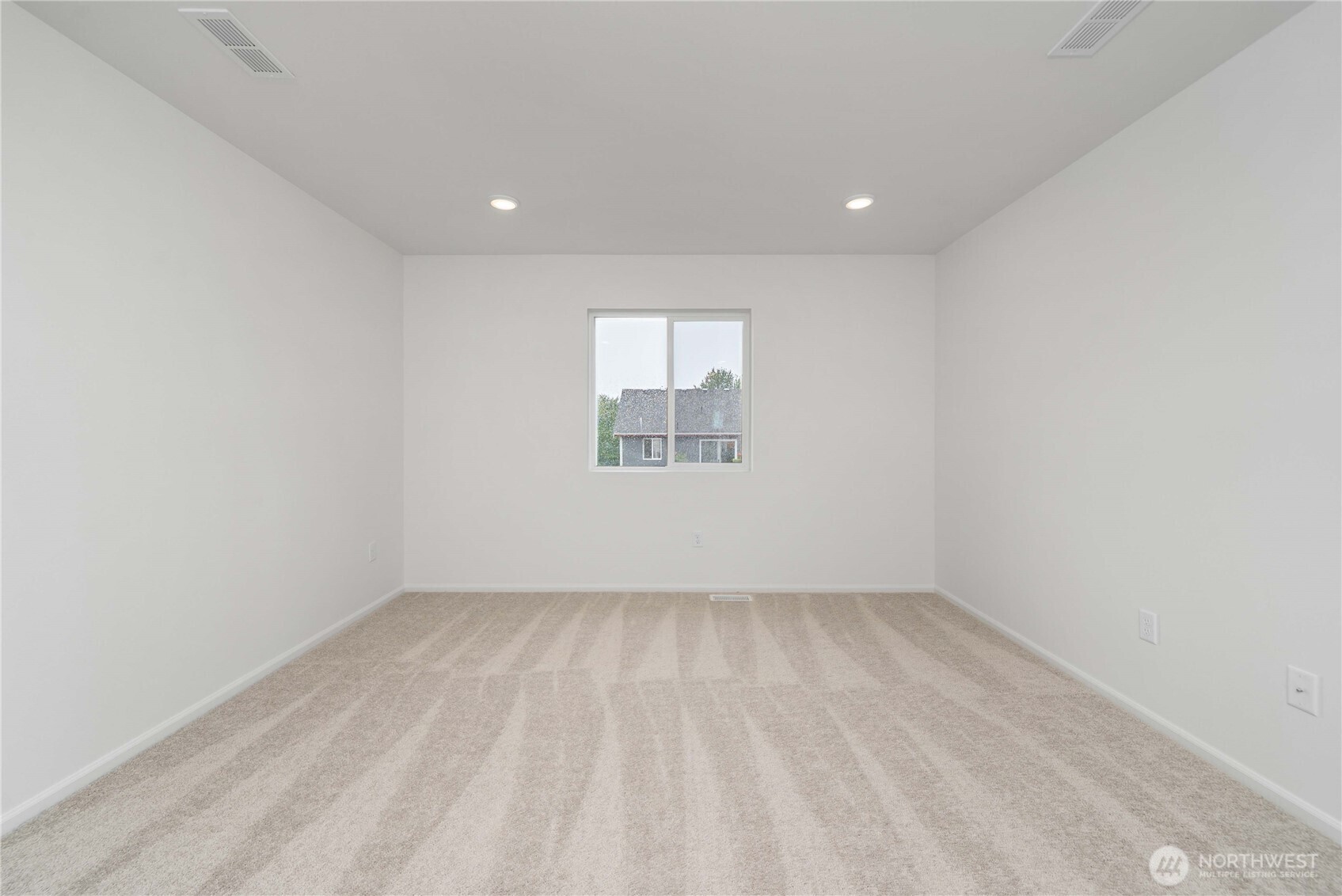 126 Pine Hollow Drive Property Photo 17