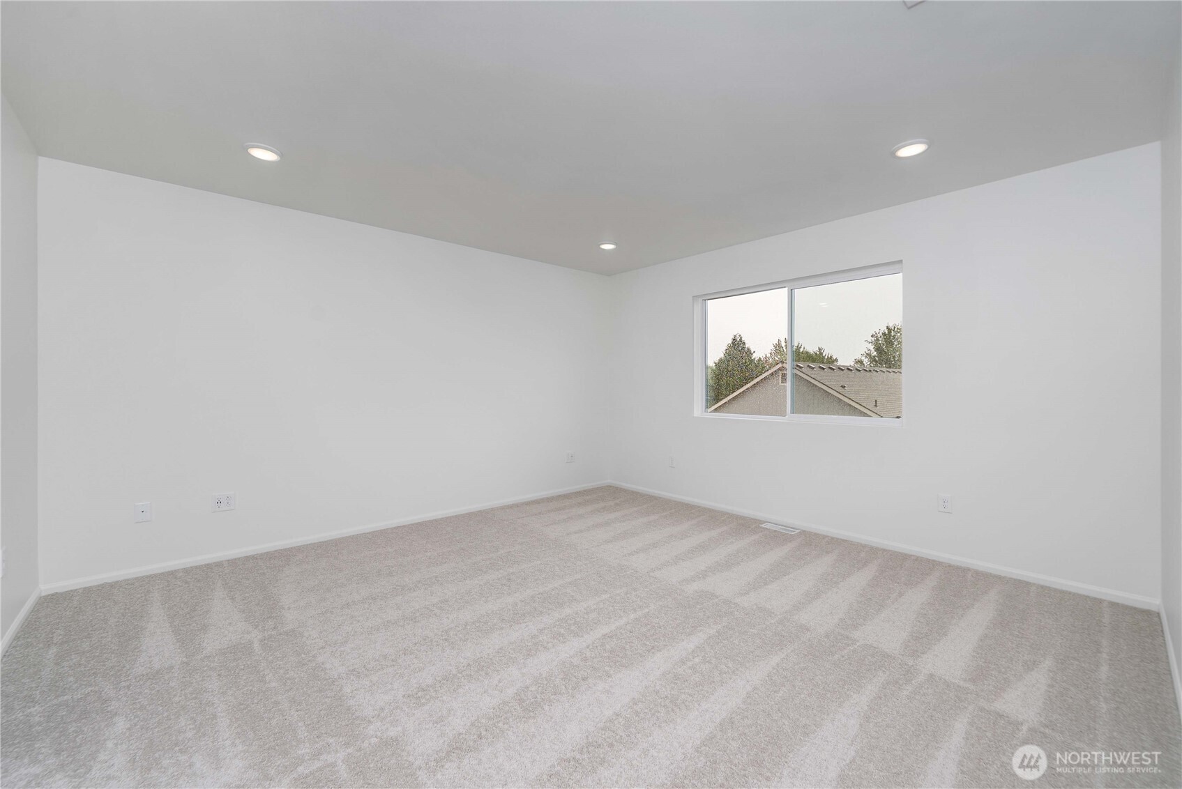 126 Pine Hollow Drive Property Photo 18