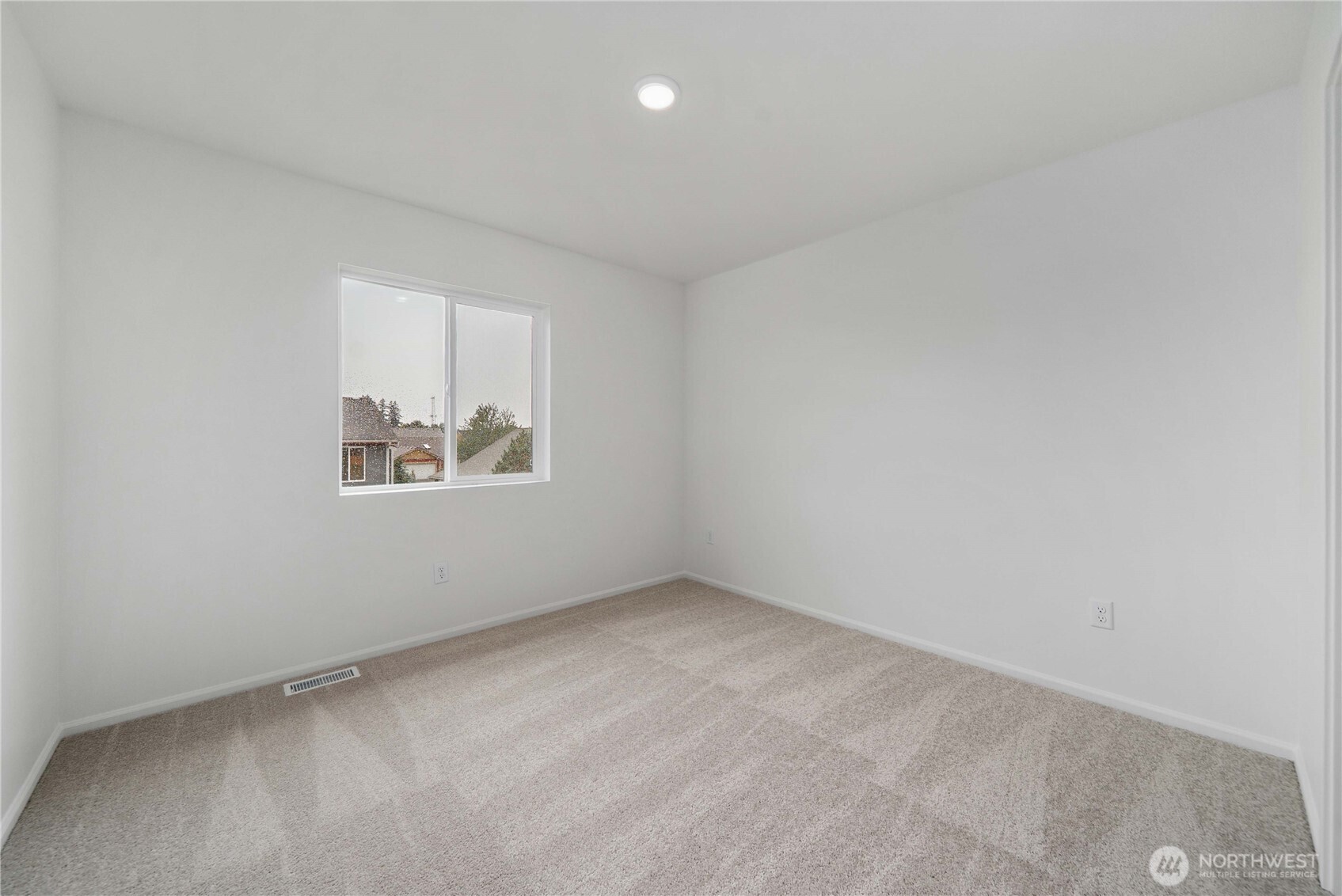 126 Pine Hollow Drive Property Photo 25
