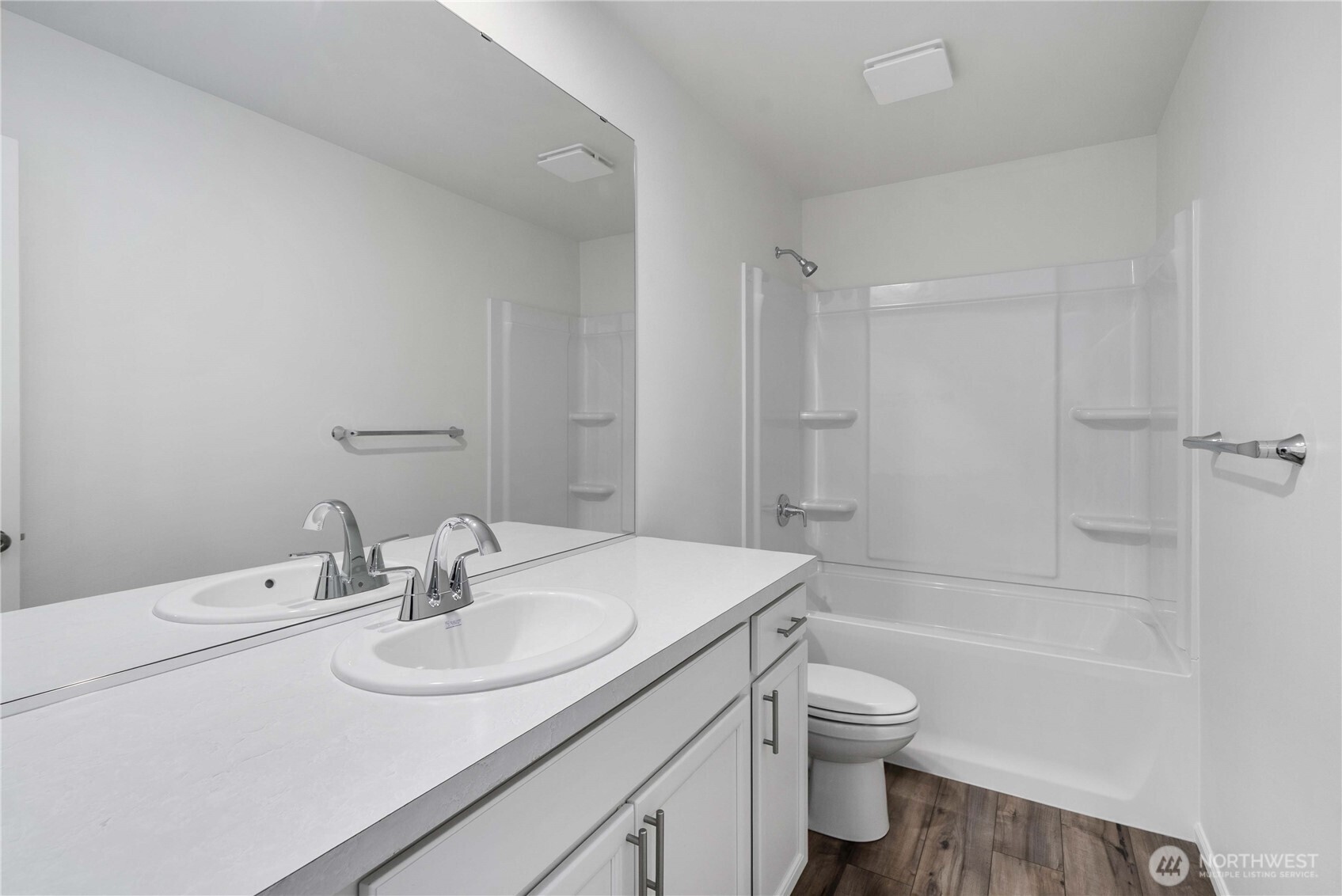 126 Pine Hollow Drive Property Photo 26