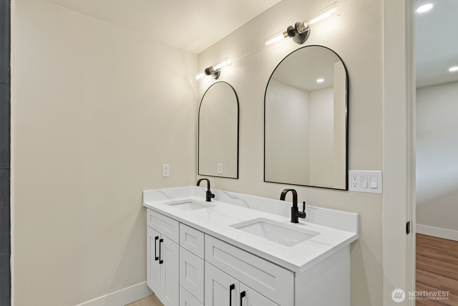 2425 Nw Blue Ridge Drive Property Photo 13