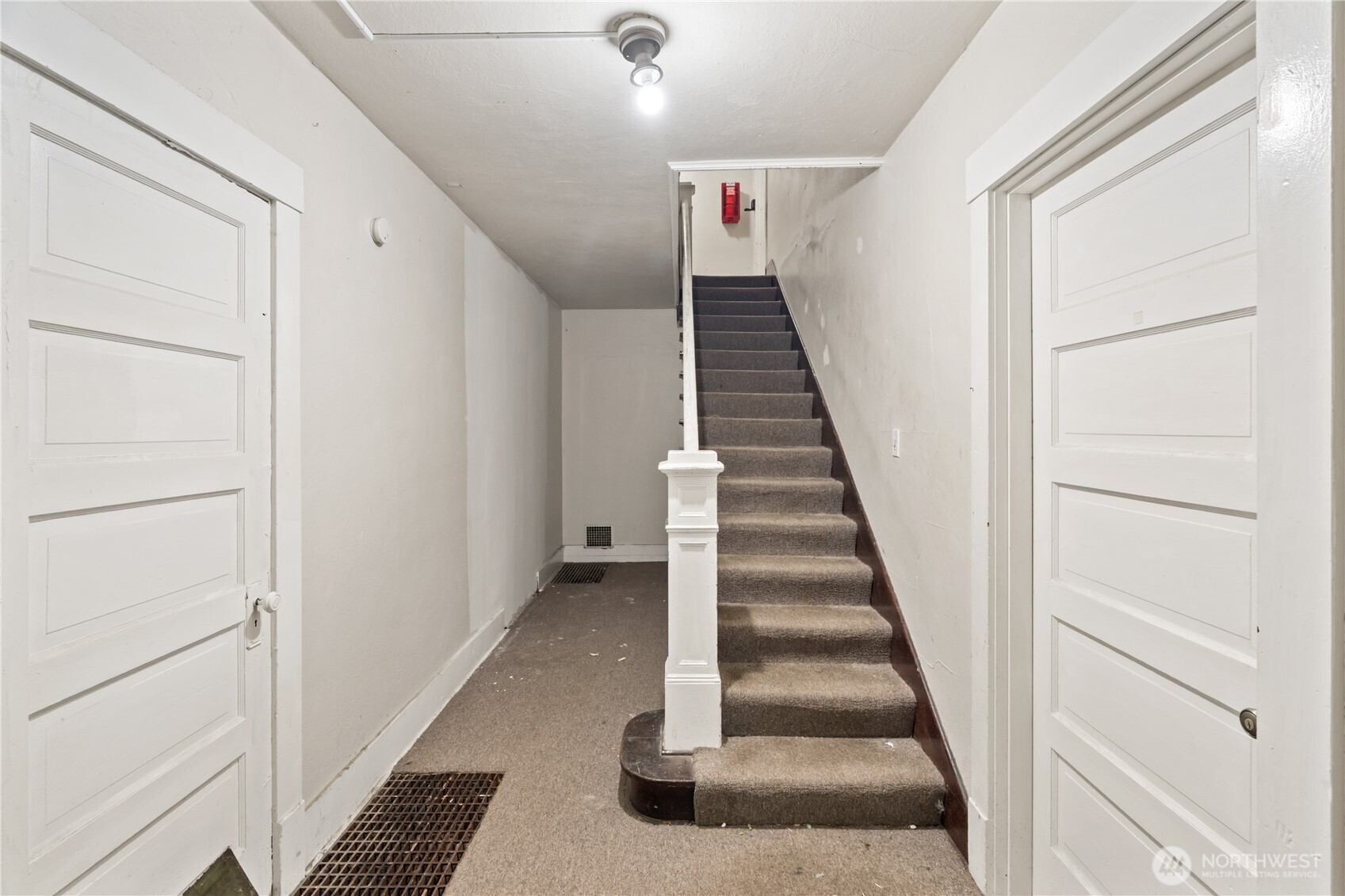 521 W 3rd Street Property Photo 2