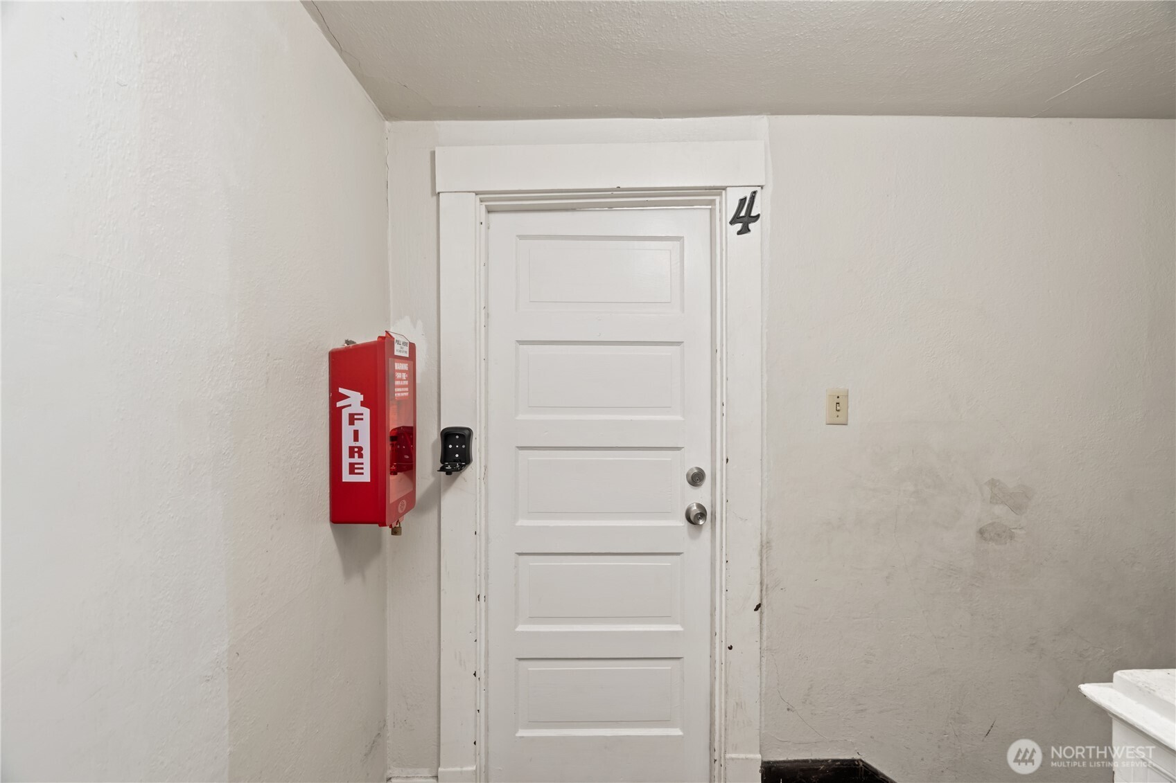 521 W 3rd Street Property Photo 3