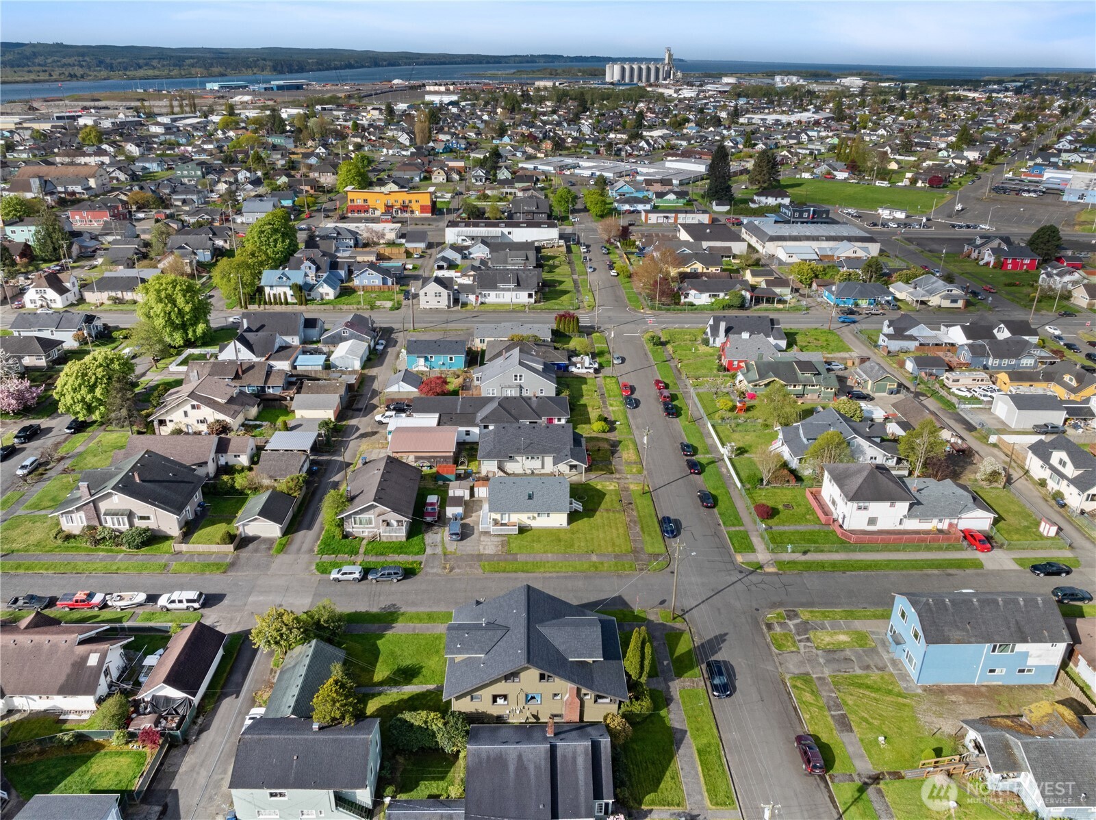 521 W 3rd Street Property Photo 12