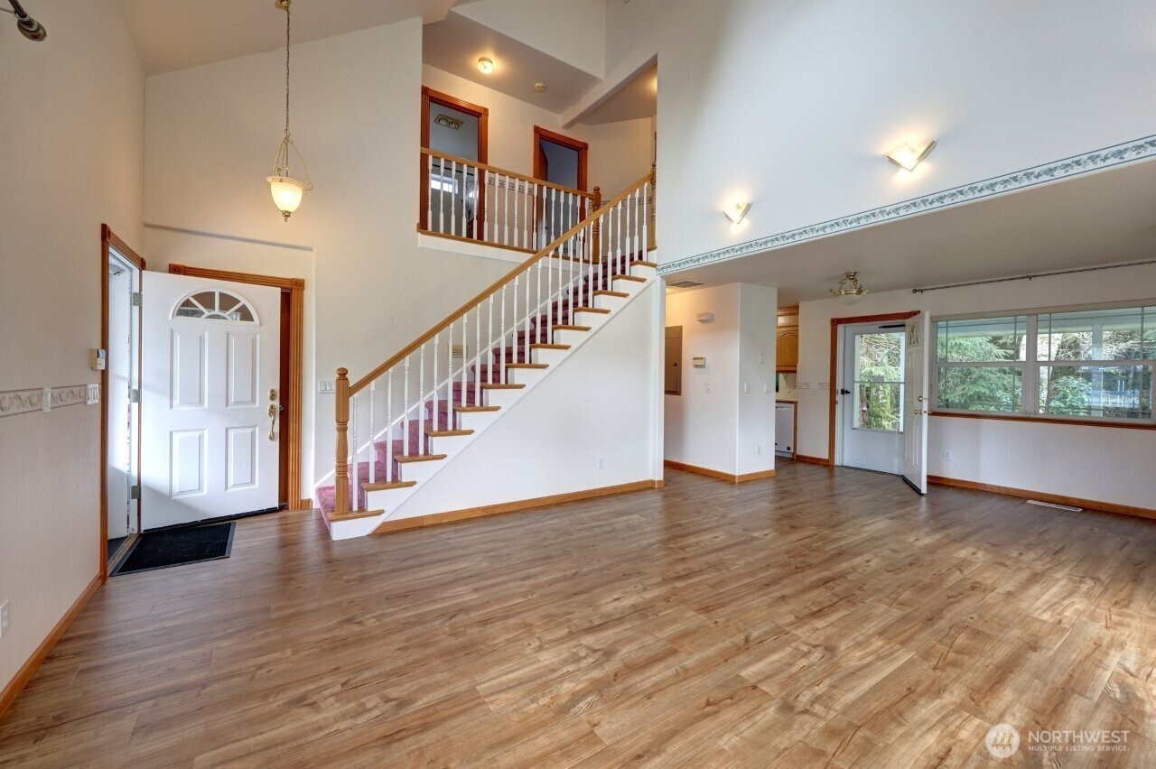 32204 T Place Property Photo 2