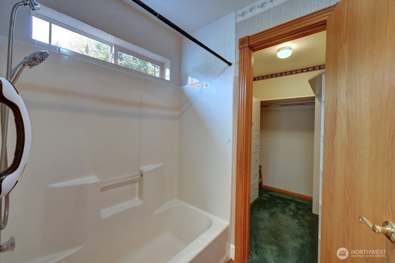 32204 T Place Property Photo 11