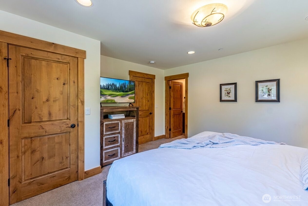 3690 Suncadia Trail Property Photo 25
