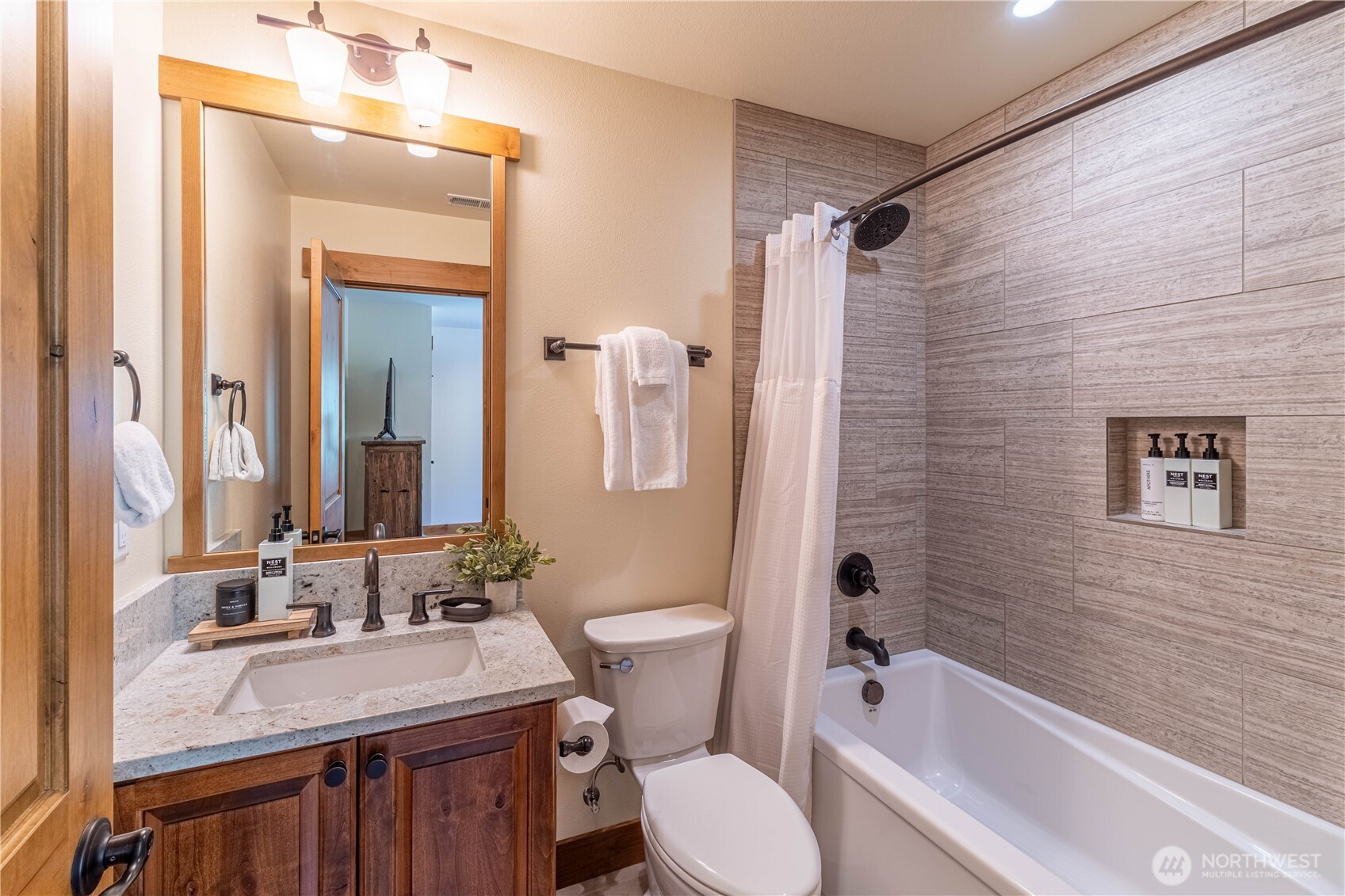 3690 Suncadia Trail Property Photo 26