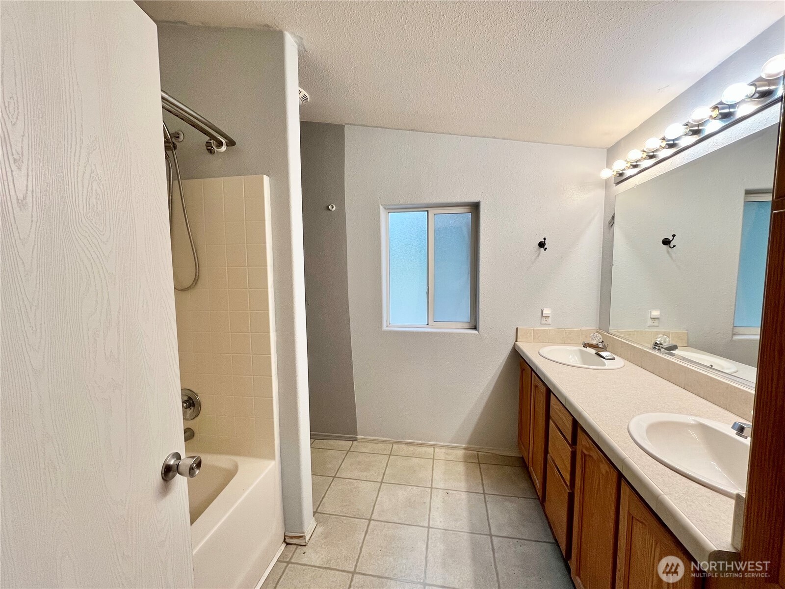 41 Allen Dr Property Photo 16