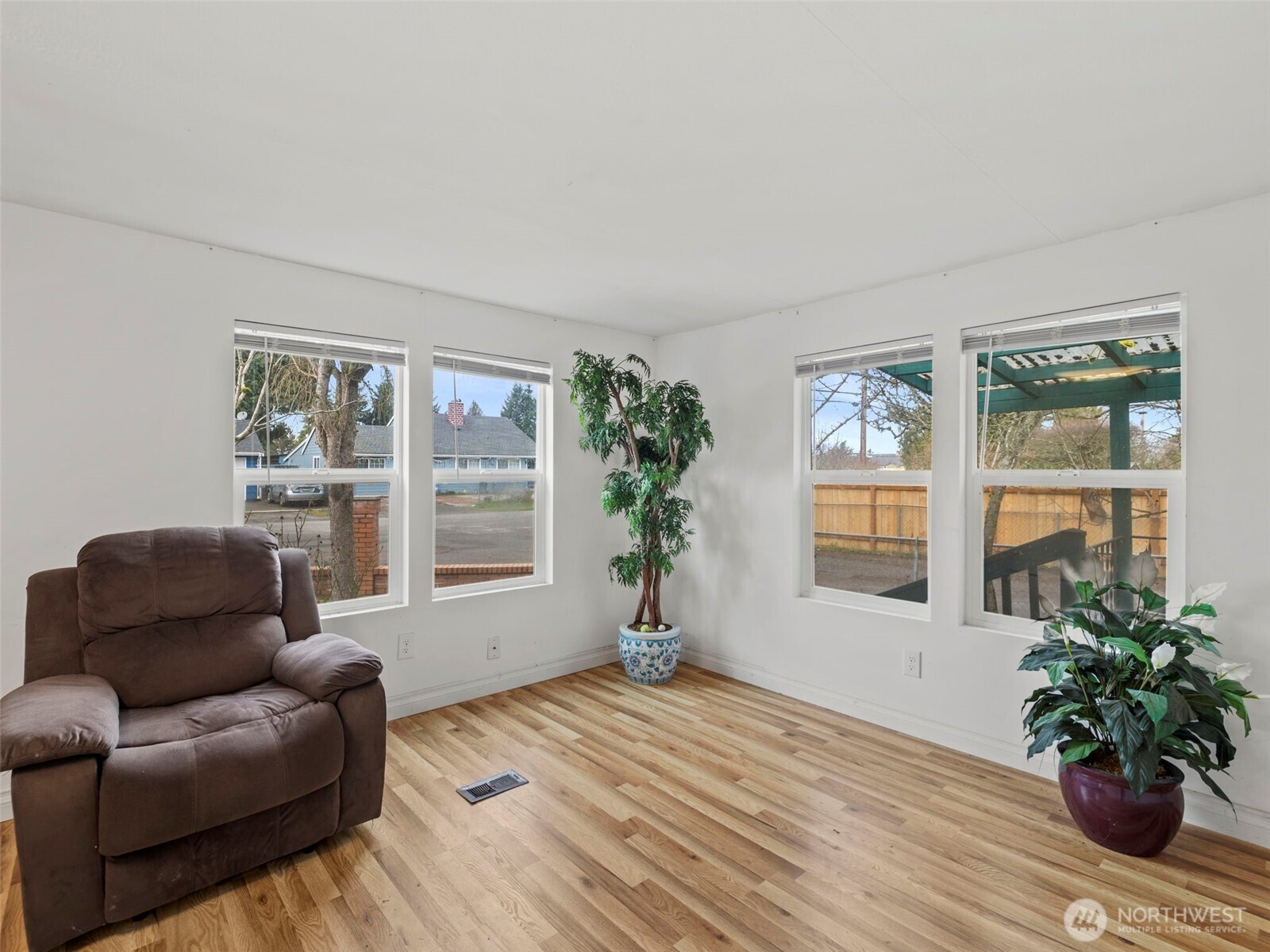 11040 14th Avenue Property Photo 8