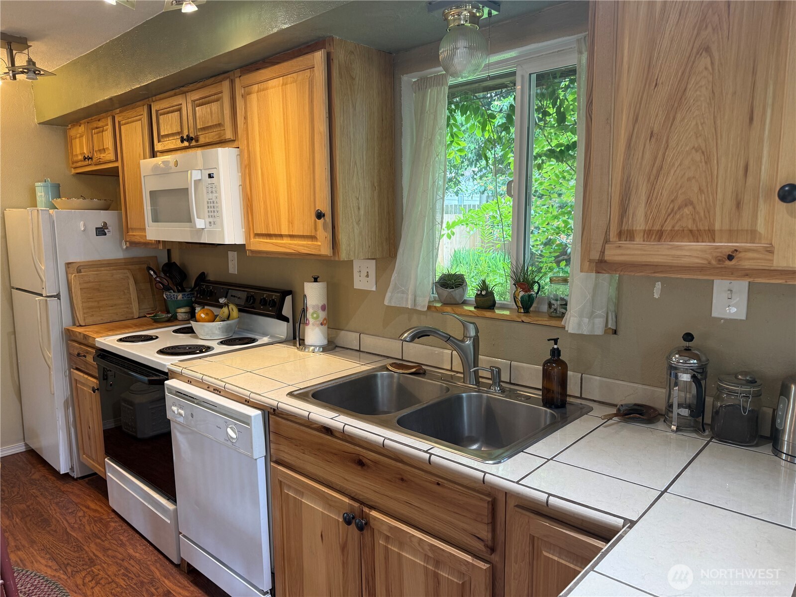 27006 U Street Property Photo 10