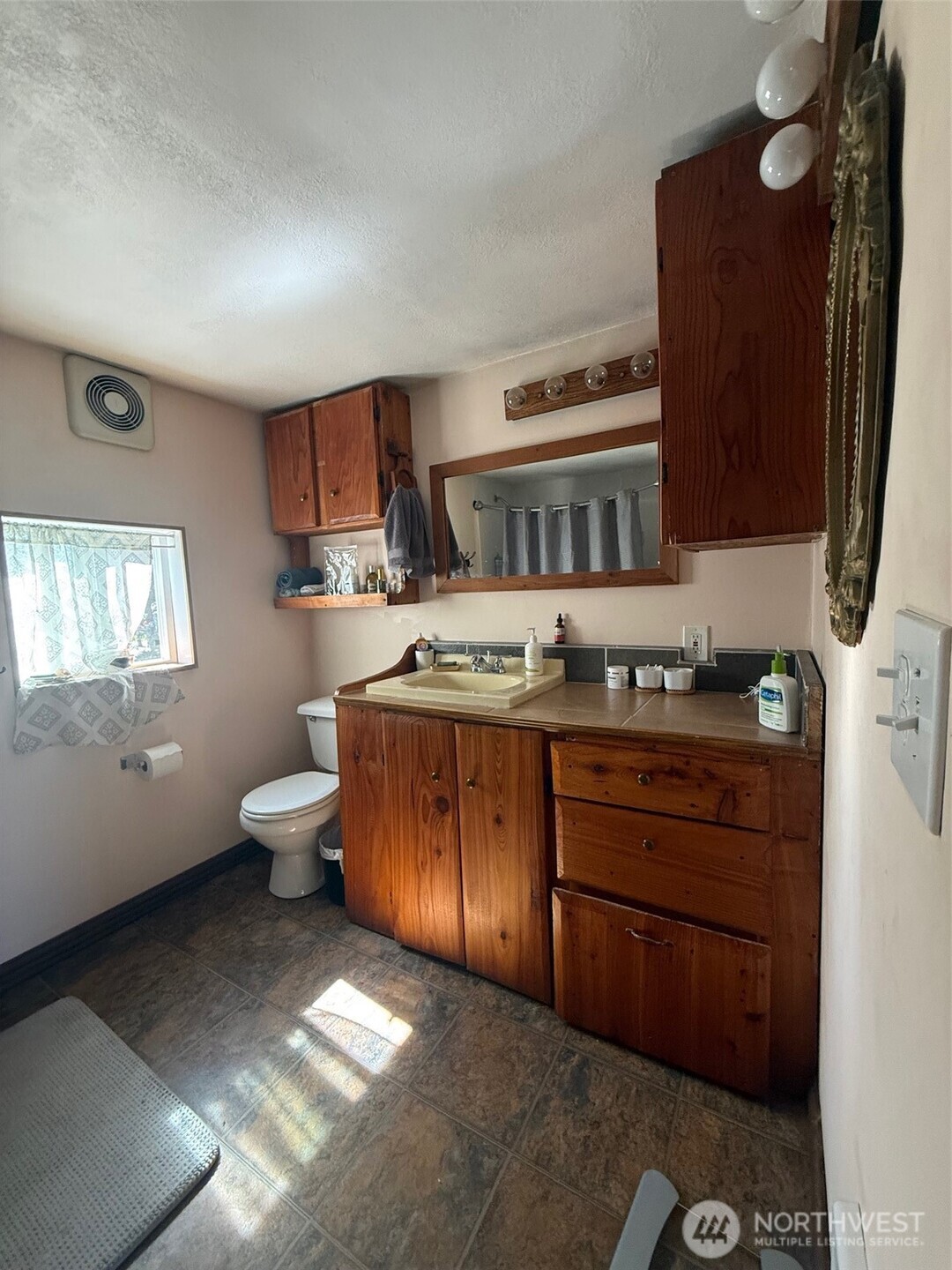 27006 U Street Property Photo 24