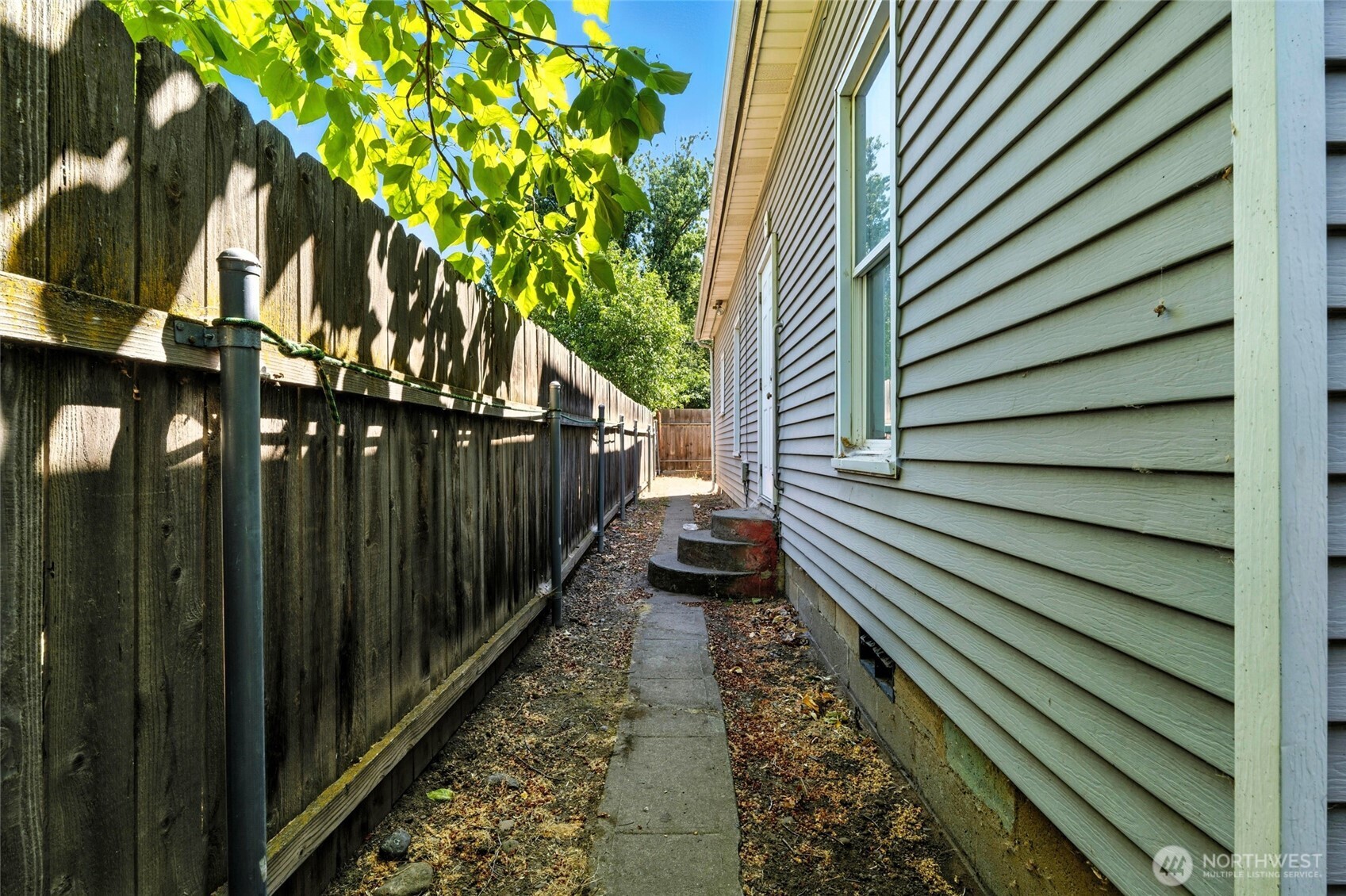 704 N Rose Street Property Photo 3