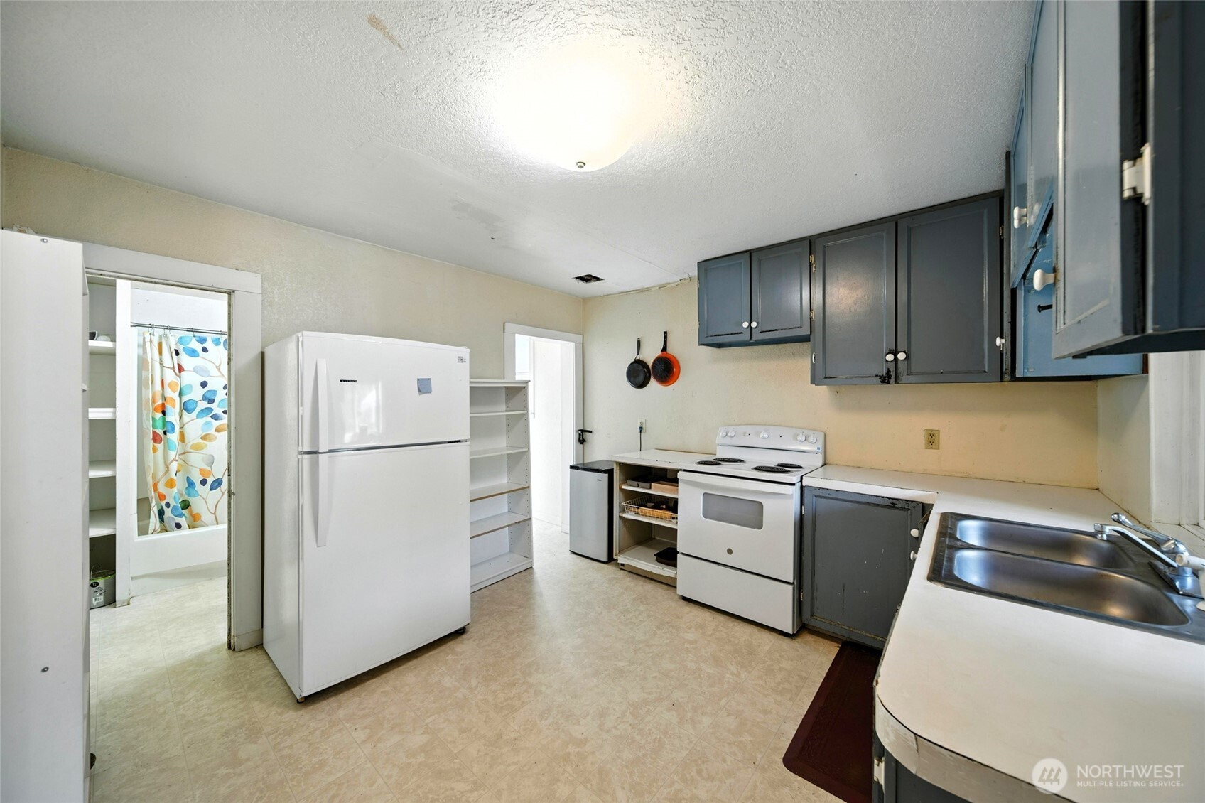 704 N Rose Street Property Photo 6