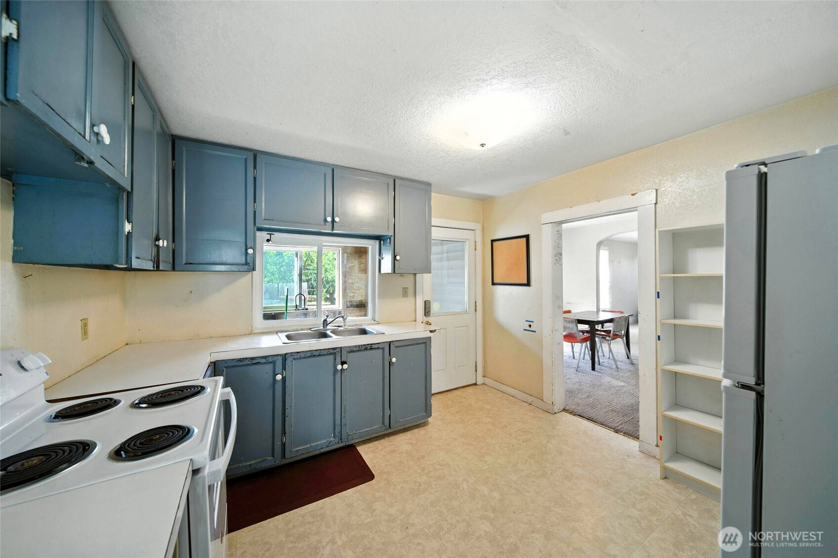704 N Rose Street Property Photo 7
