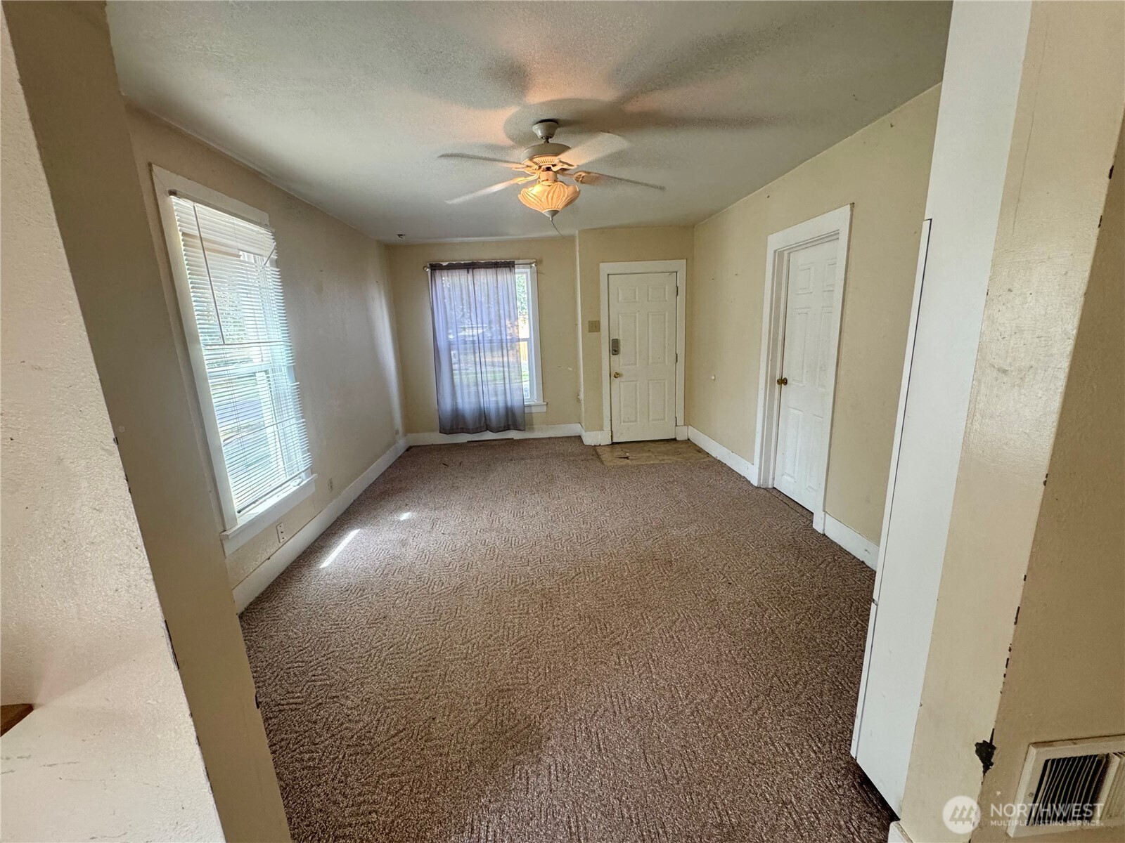 704 N Rose Street Property Photo 13