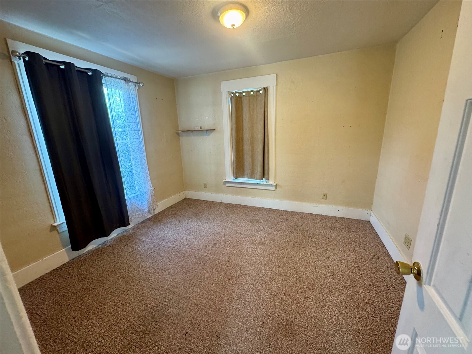 704 N Rose Street Property Photo 14