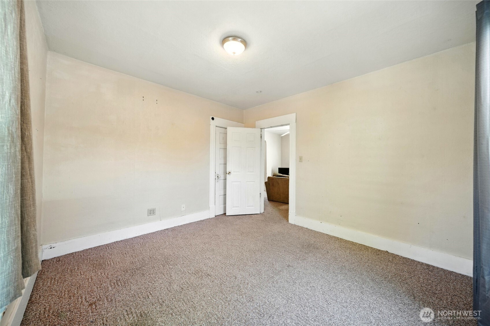 704 N Rose Street Property Photo 17