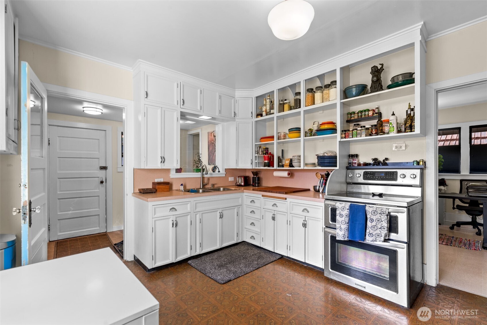 253 Benton Street Property Photo 14