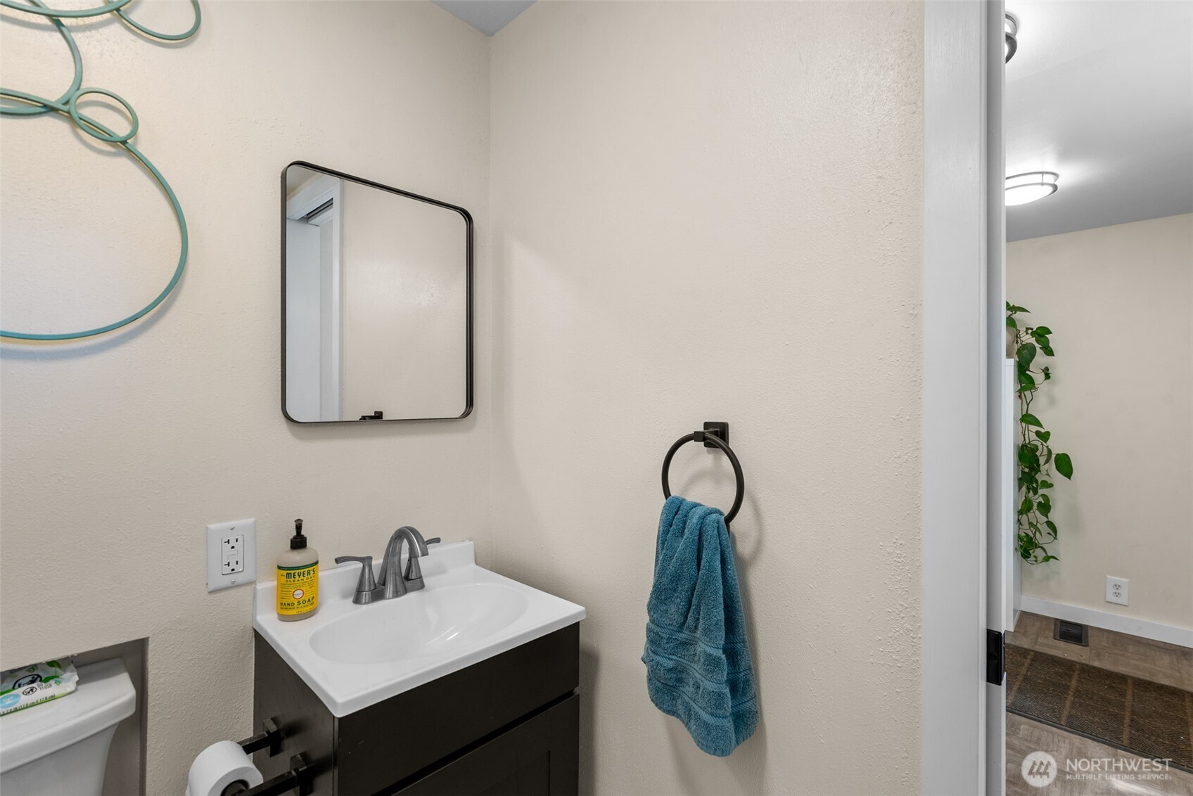 253 Benton Street Property Photo 21