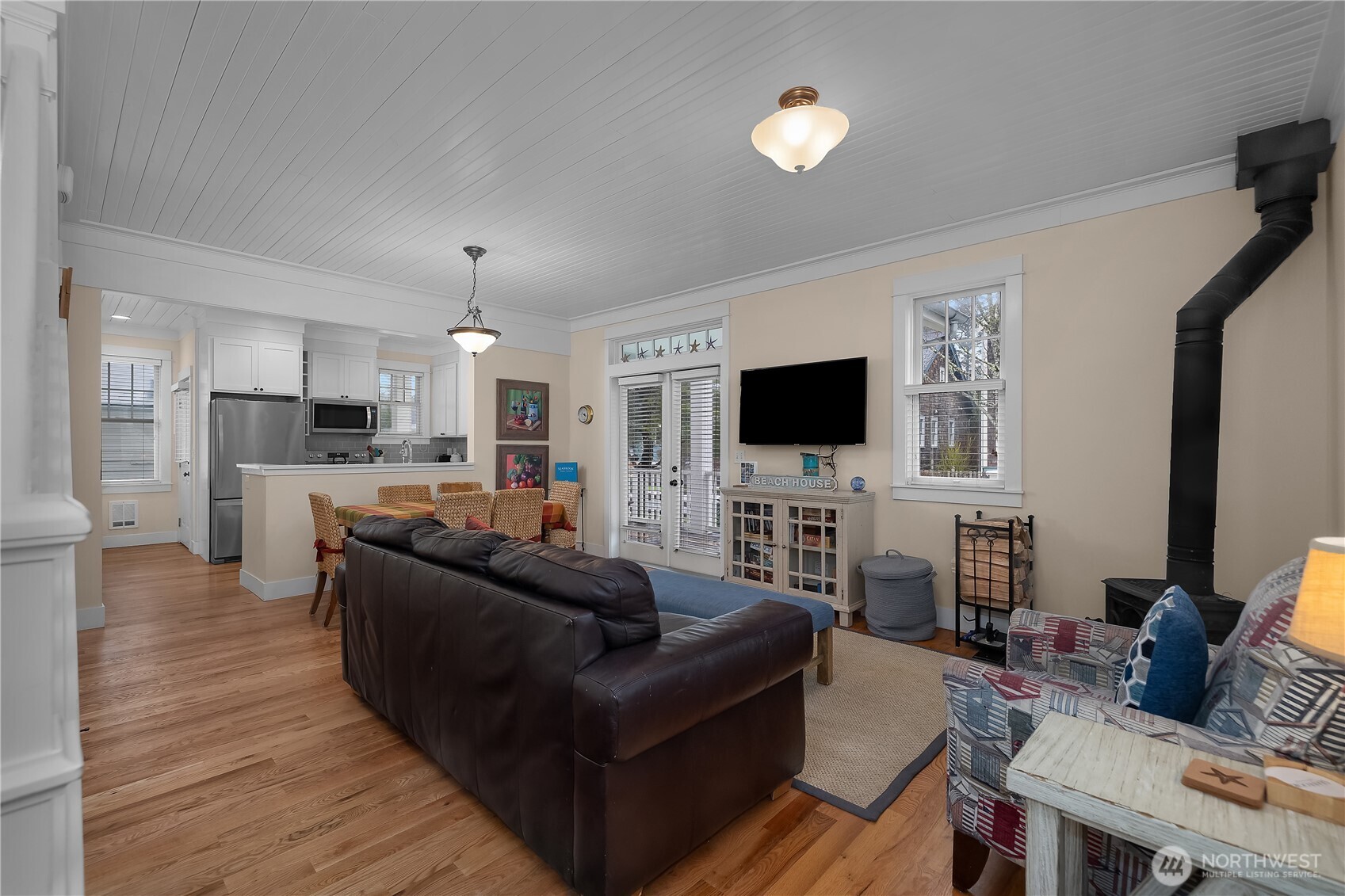 3 Float Lane Property Photo 5