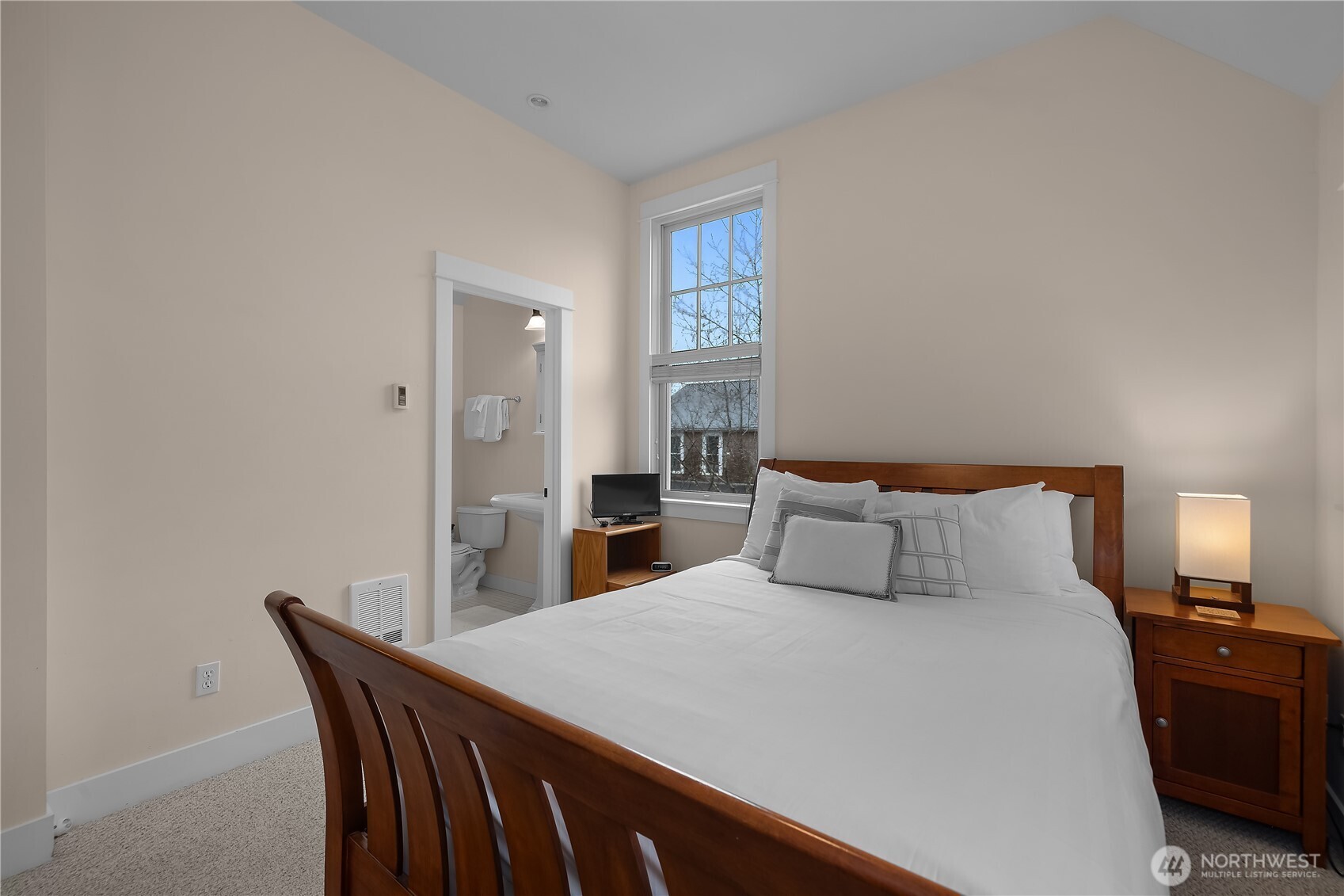 3 Float Lane Property Photo 16