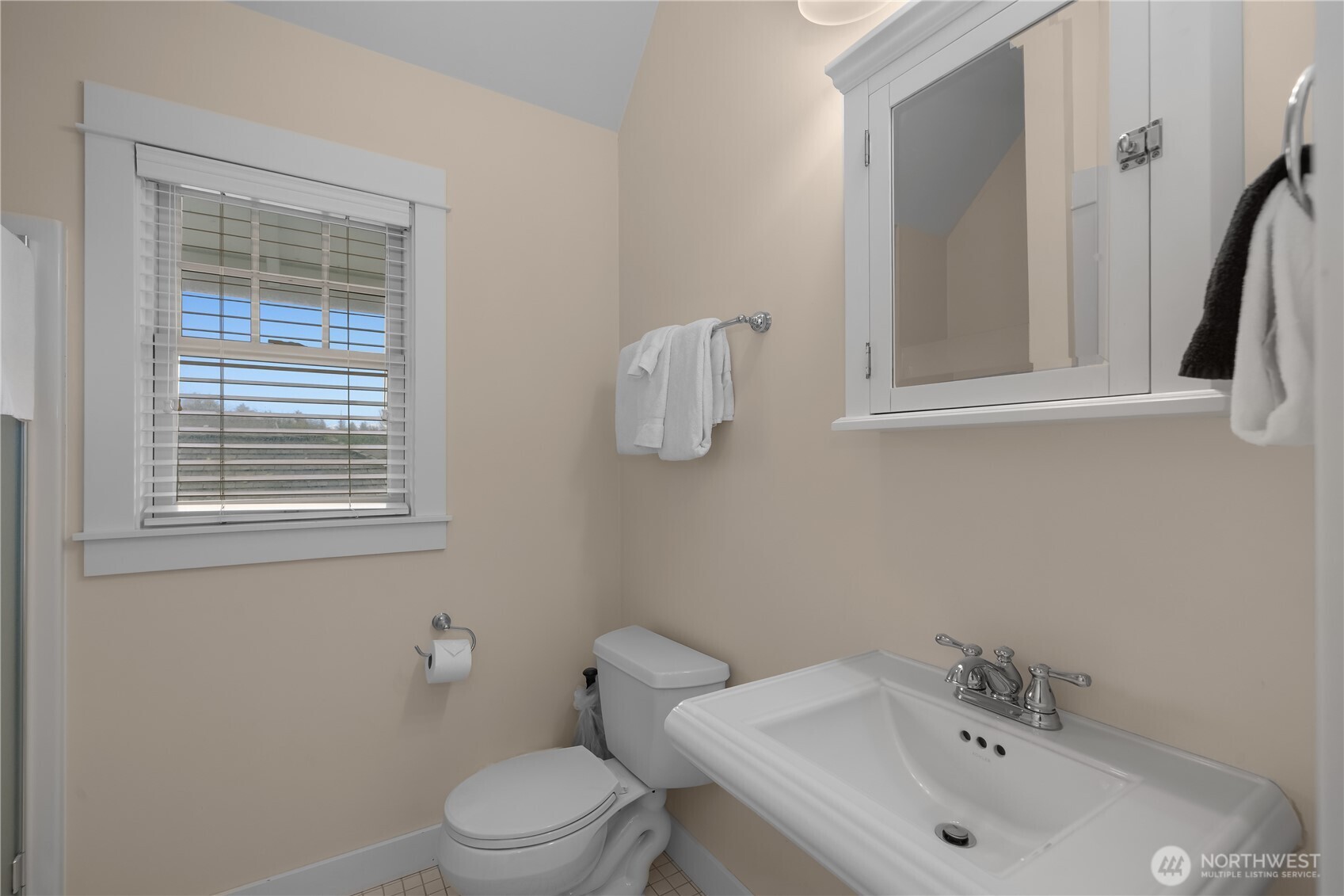3 Float Lane Property Photo 17